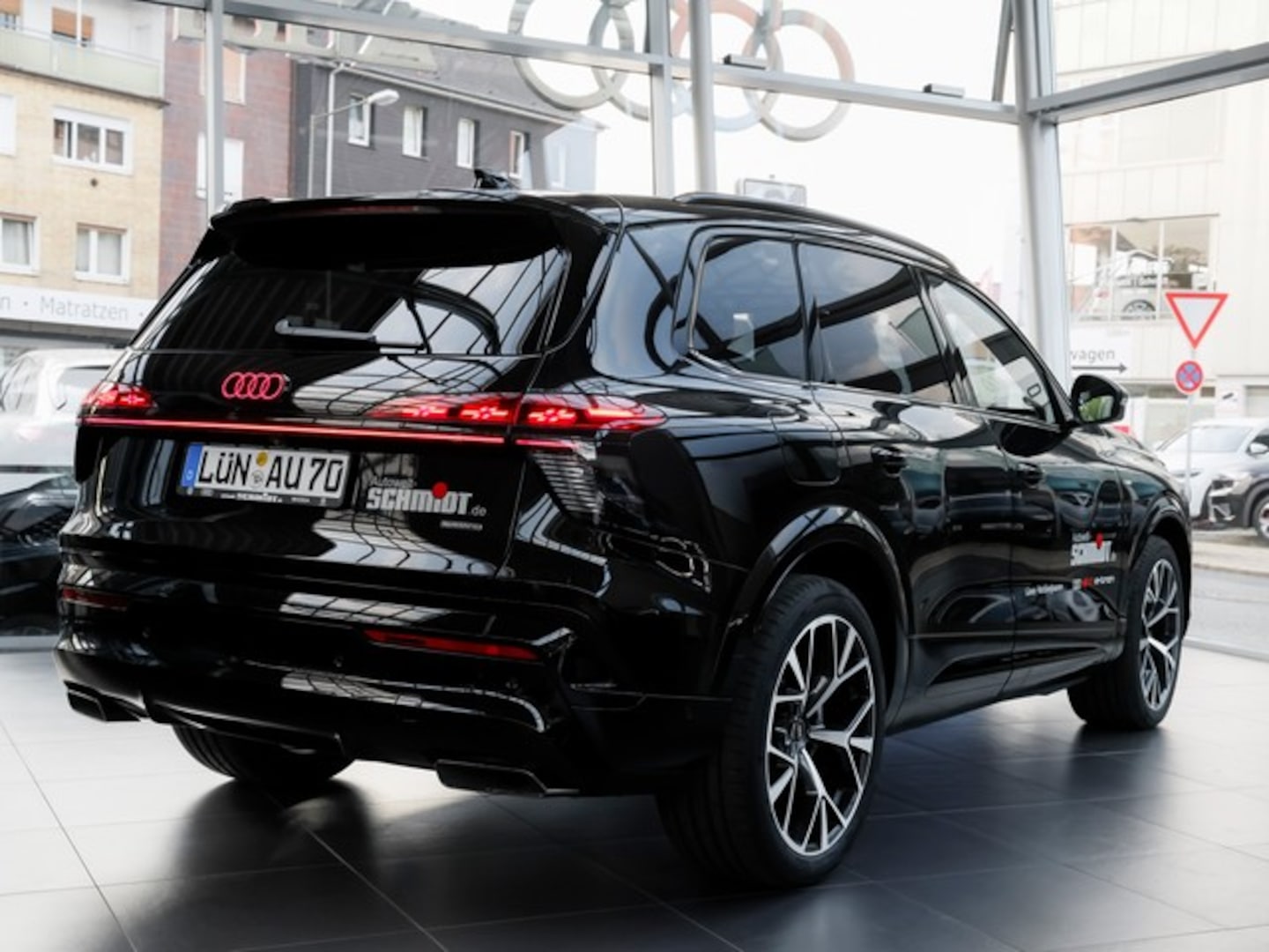 Bild über Audi Q7 SUV TDI quattro 220 kW tiptronic - für weitere Informationen kontaktieren Sie den Audi Partner