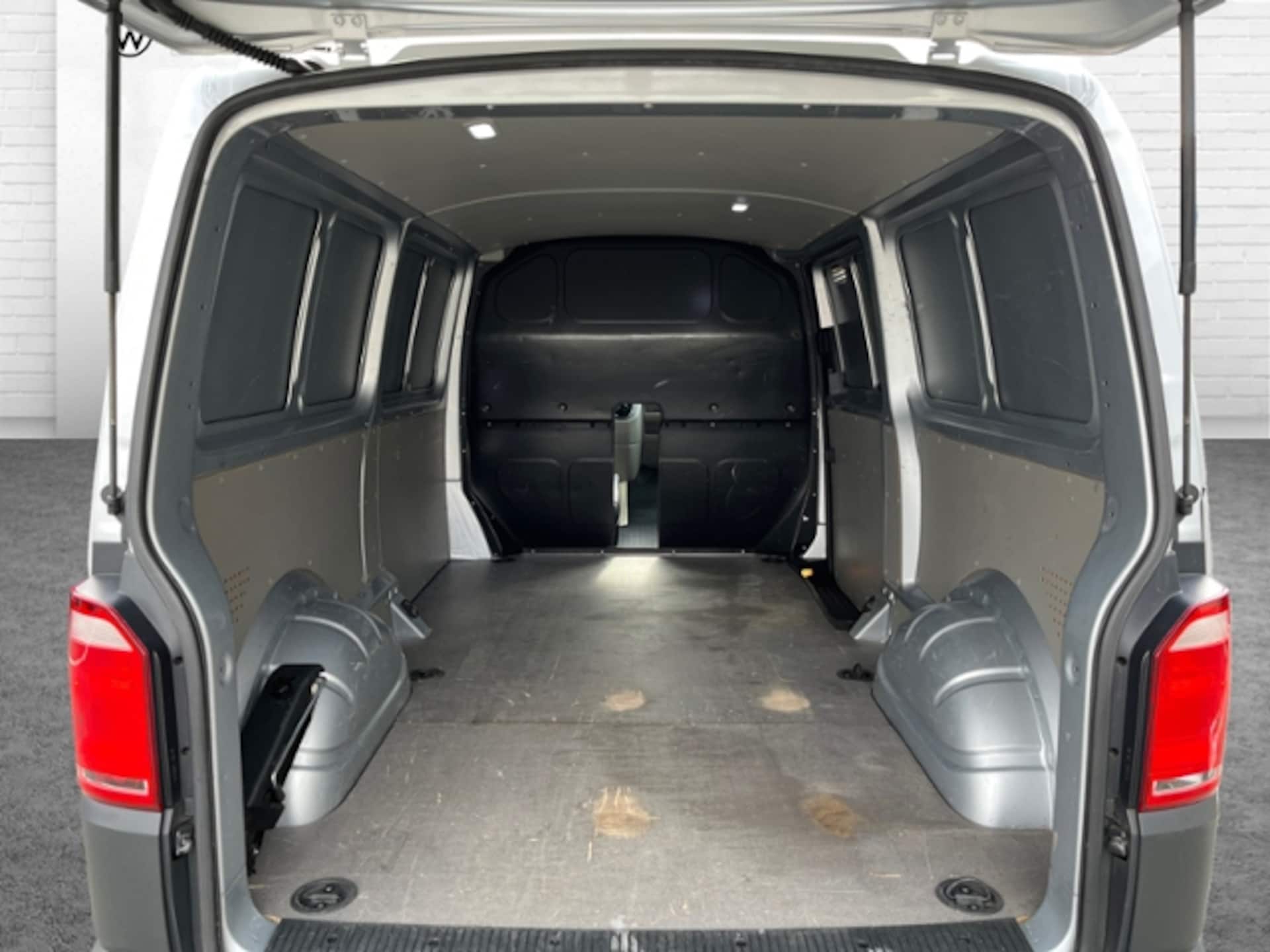 Volkswagen T6 Transporter Kasten langer Radstand