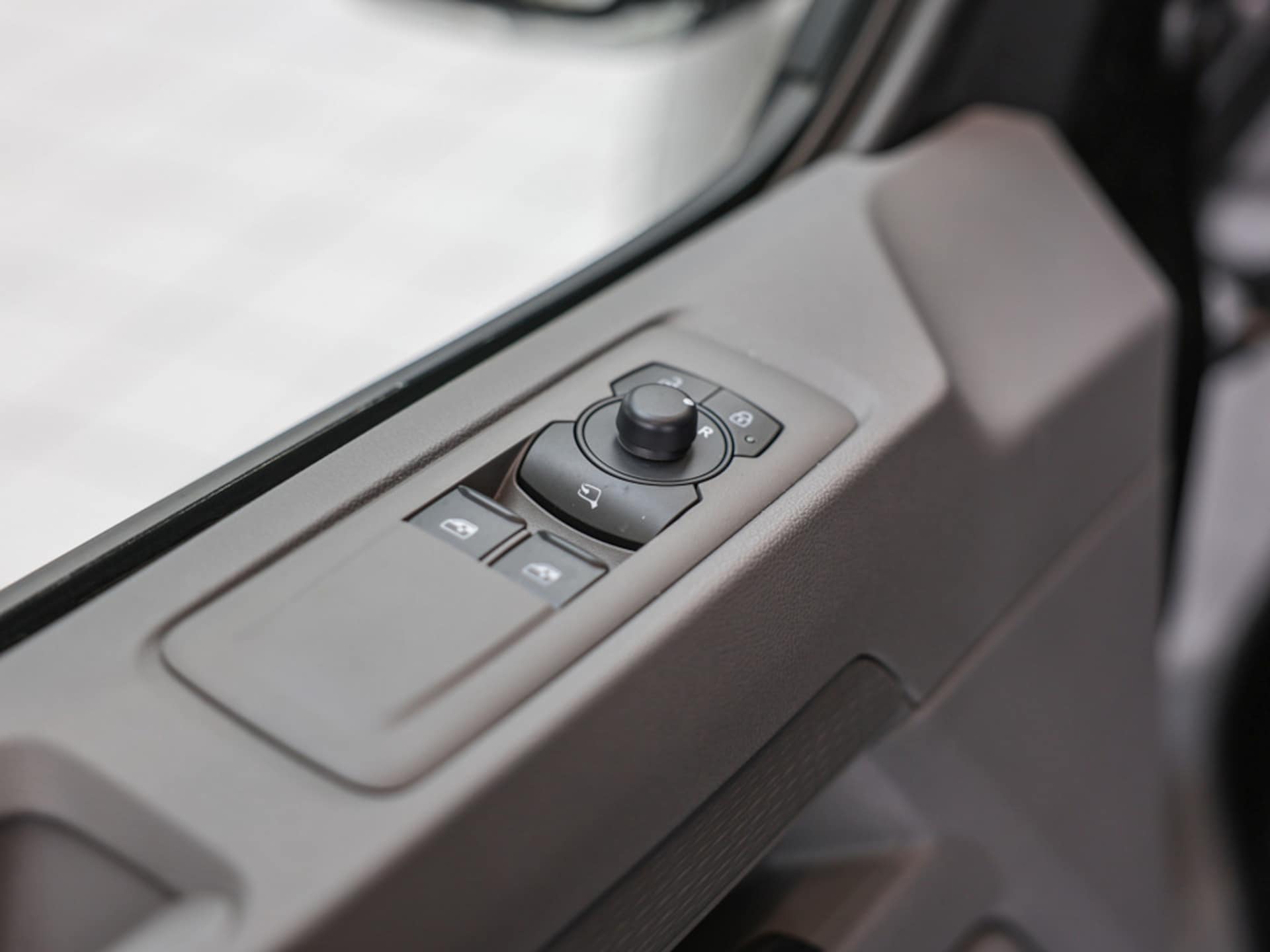Volkswagen Caravelle langer Radstand Basis-Modell