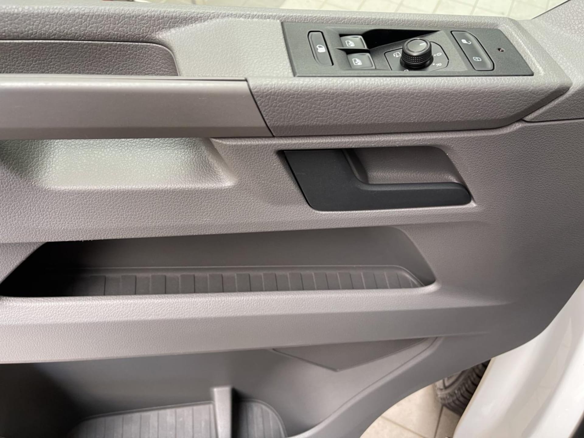 Volkswagen T6.1 Transporter Kasten kurzer Radstand