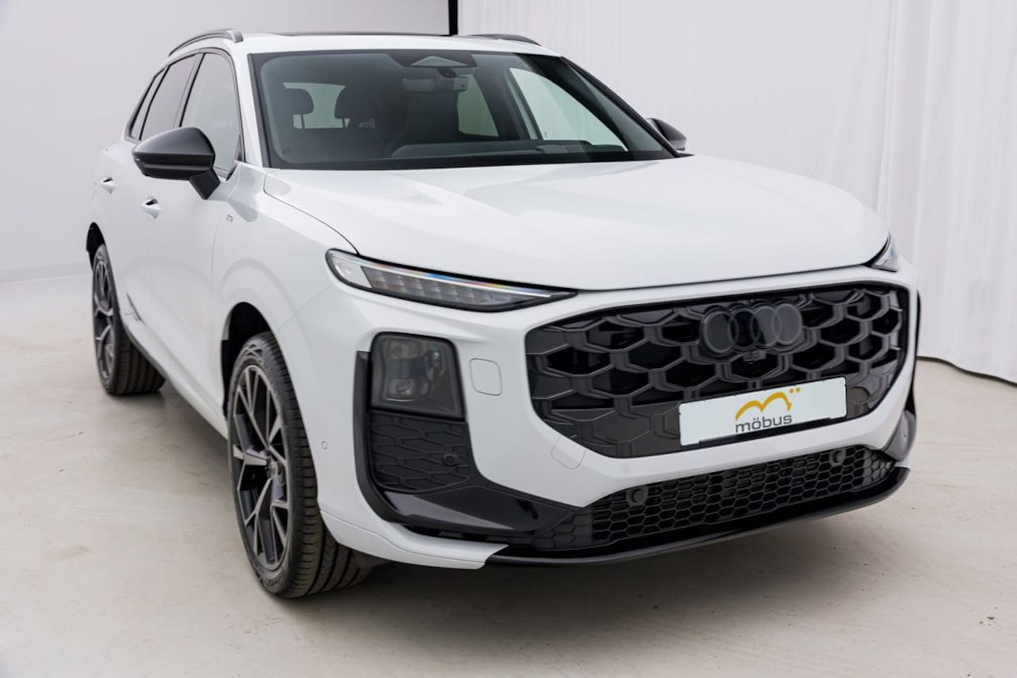 Bild über Audi Q3 SUV TFSI quattro 195 kW S tronic - für weitere Informationen kontaktieren Sie den Audi Partner