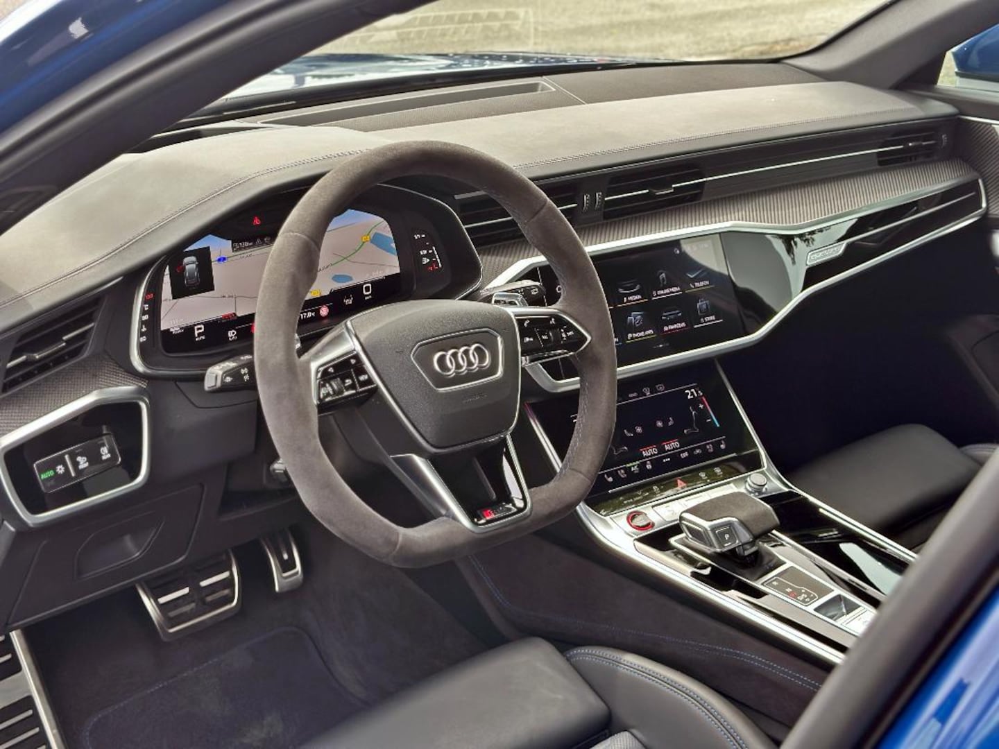 Bild über Audi RS 6 Avant performance quattro tiptronic - für weitere Informationen kontaktieren Sie den Audi Partner