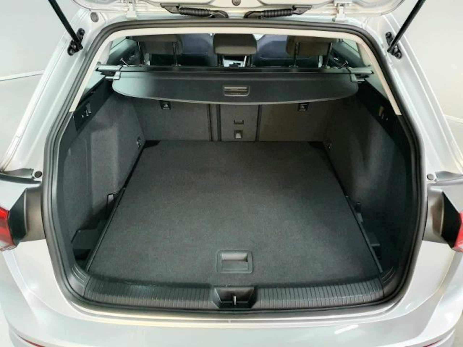Volkswagen Golf Variant Life