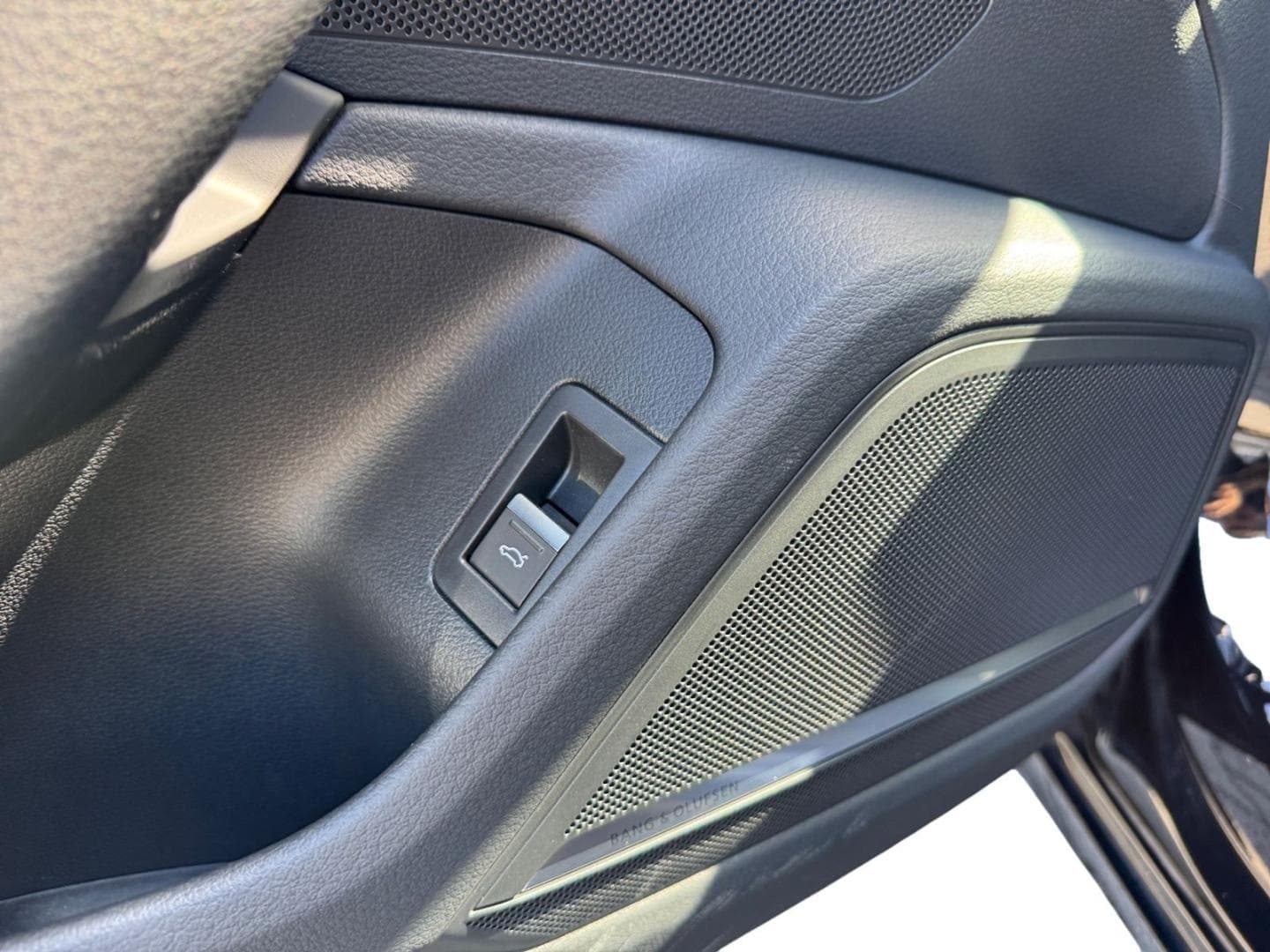 Bild über Audi S6 Limousine TDI quattro tiptronic - für weitere Informationen kontaktieren Sie den Audi Partner