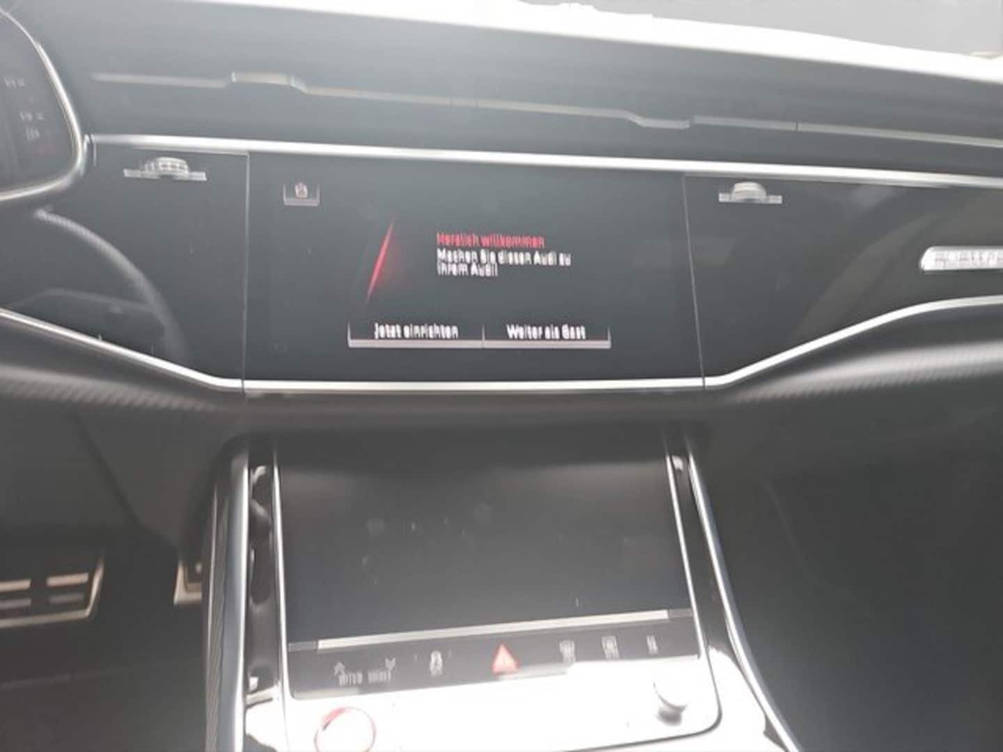 Bild über Audi RS Q8 SUV TFSI quattro tiptronic - für weitere Informationen kontaktieren Sie den Audi Partner