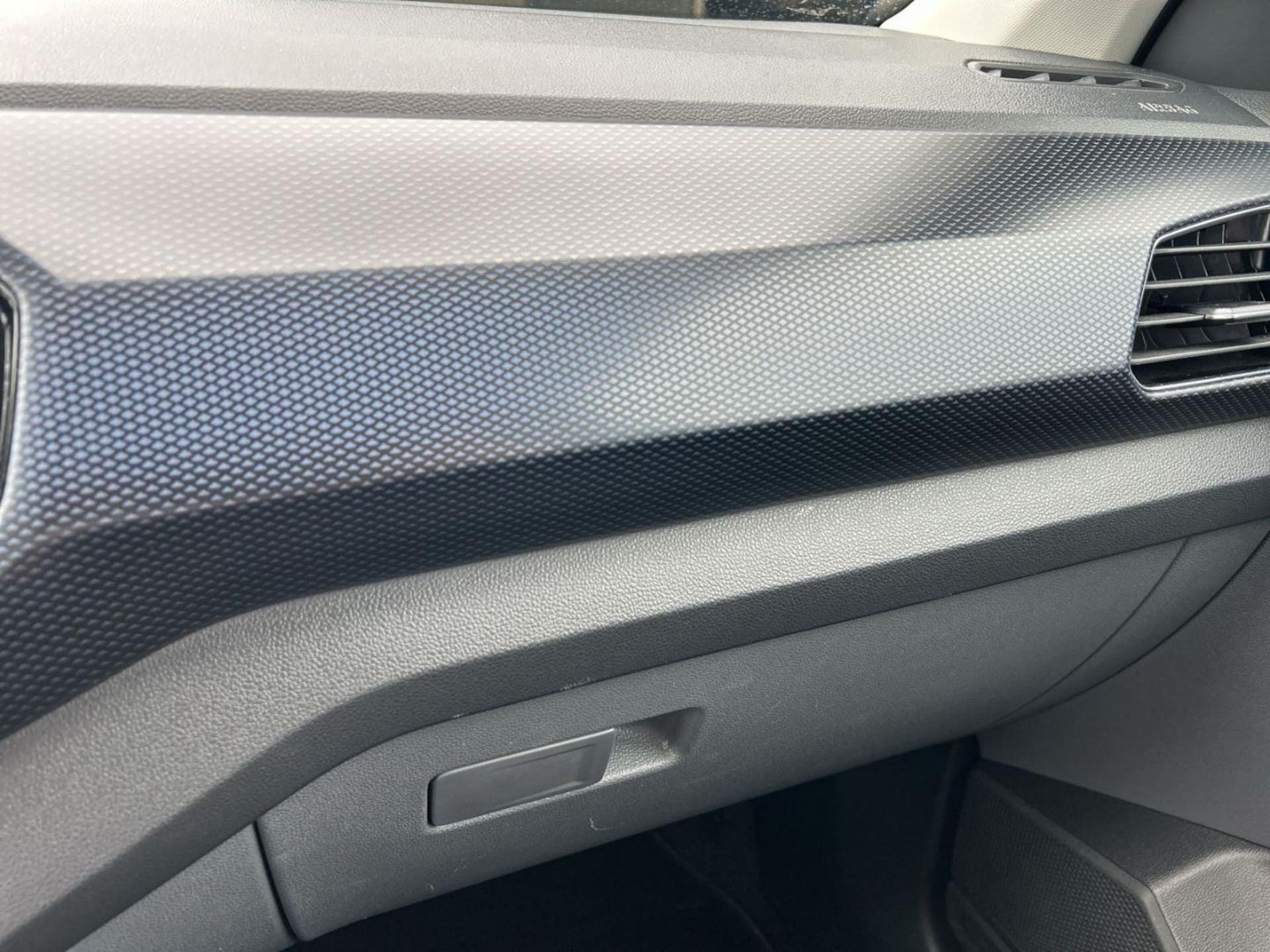Volkswagen T-Cross United