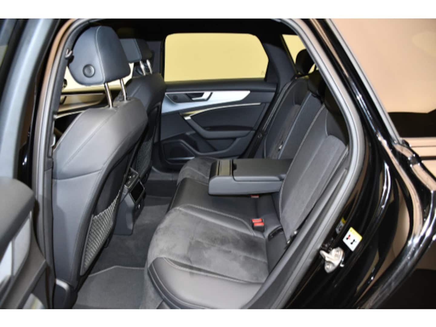 Bild über Audi S6 Avant TDI quattro tiptronic - für weitere Informationen kontaktieren Sie den Audi Partner
