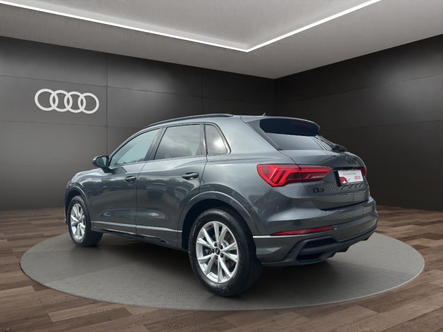 Bild über Audi Q3 S line 40 TFSI quattro S tronic - für weitere Informationen kontaktieren Sie den Audi Partner