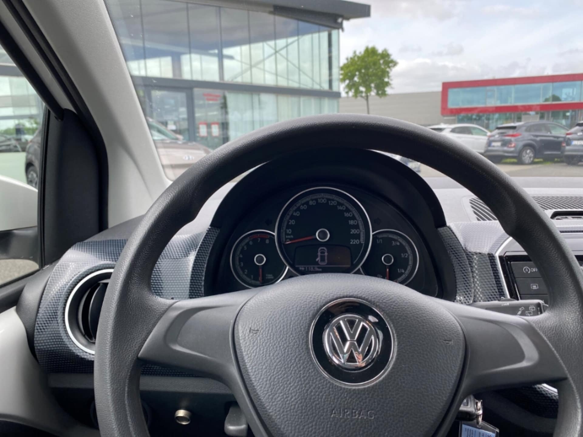 Volkswagen up! move up!