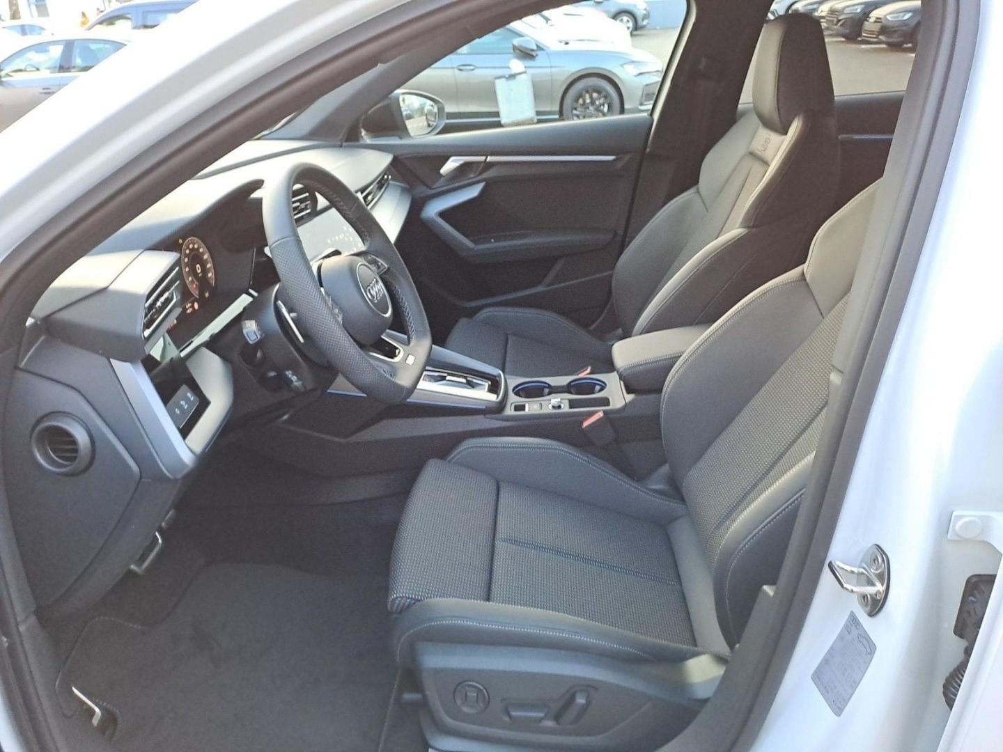 Bild über Audi A3 Sportback S line 35 TFSI S tronic - für weitere Informationen kontaktieren Sie den Audi Partner