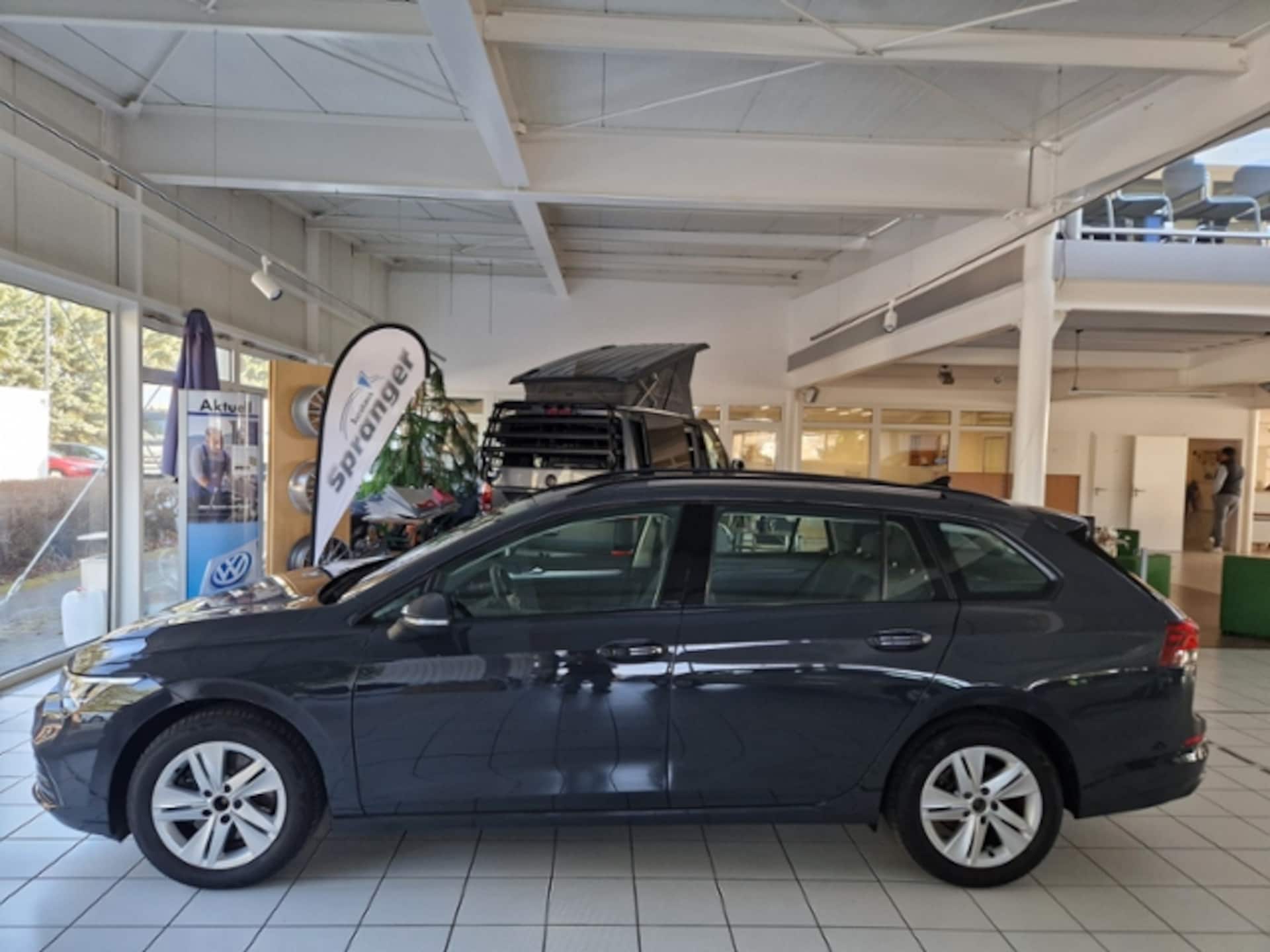 Volkswagen Golf Variant Life