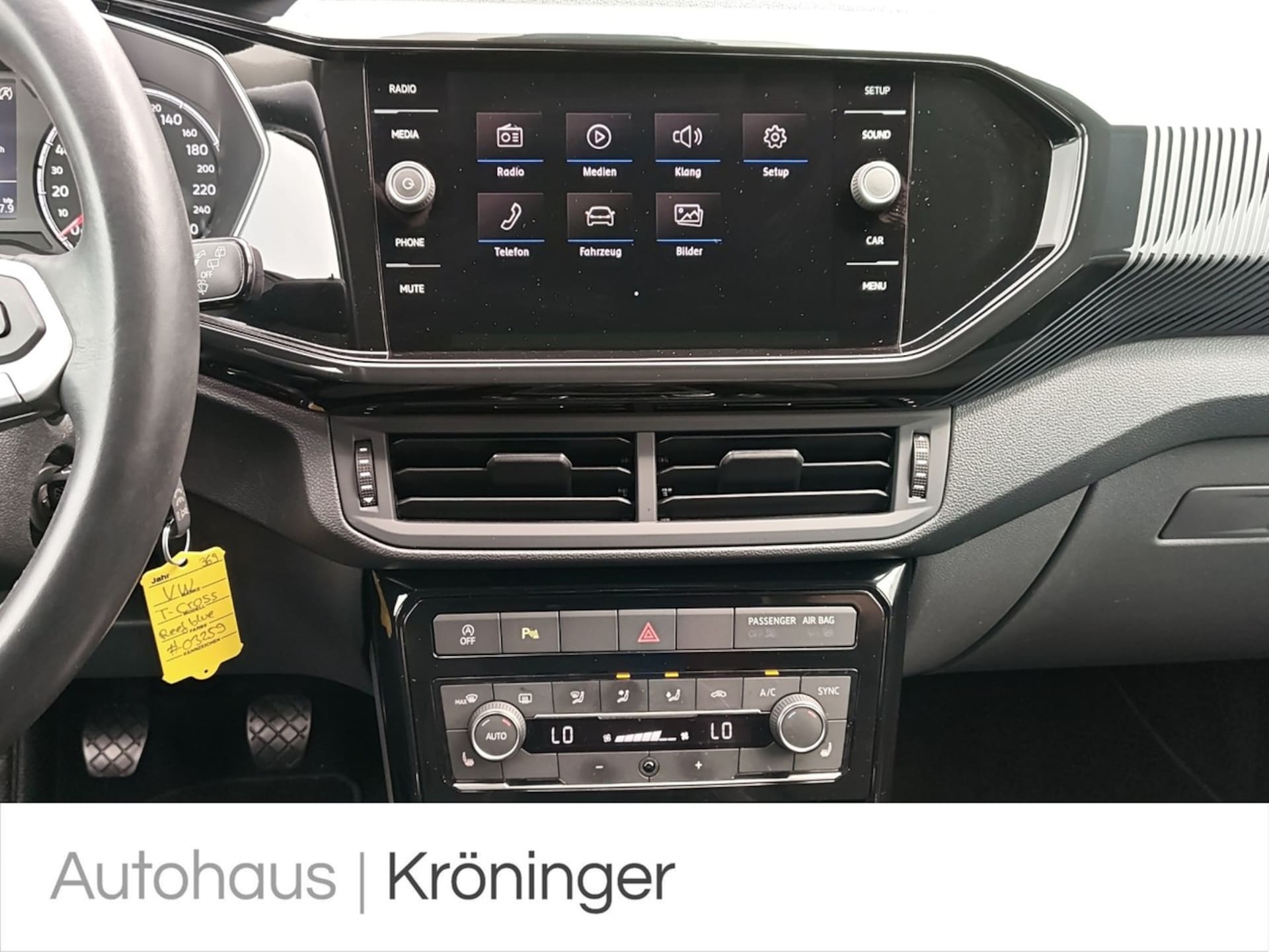 Volkswagen T-Cross Style