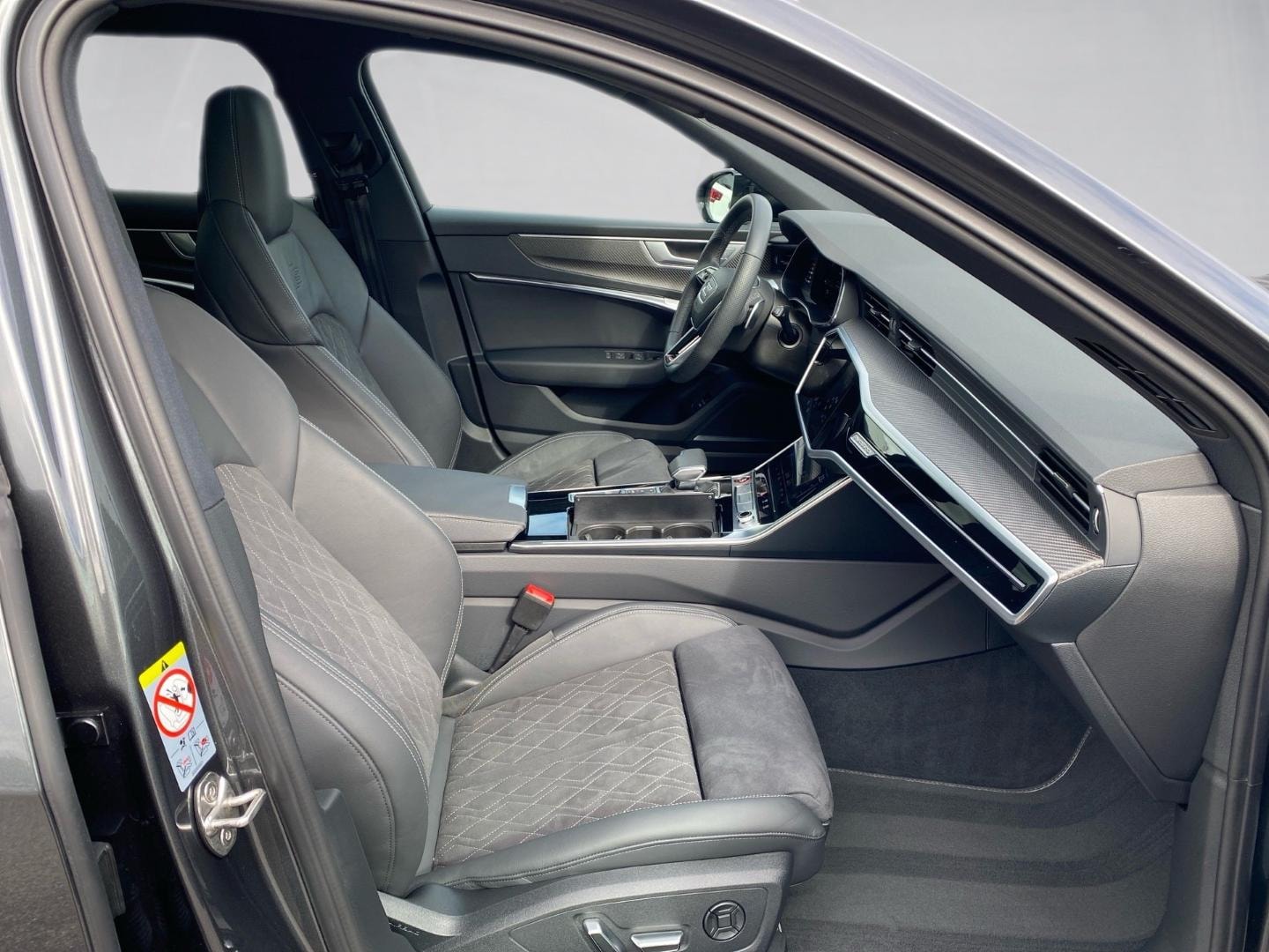 Bild über Audi S6 Avant TDI quattro tiptronic - für weitere Informationen kontaktieren Sie den Audi Partner