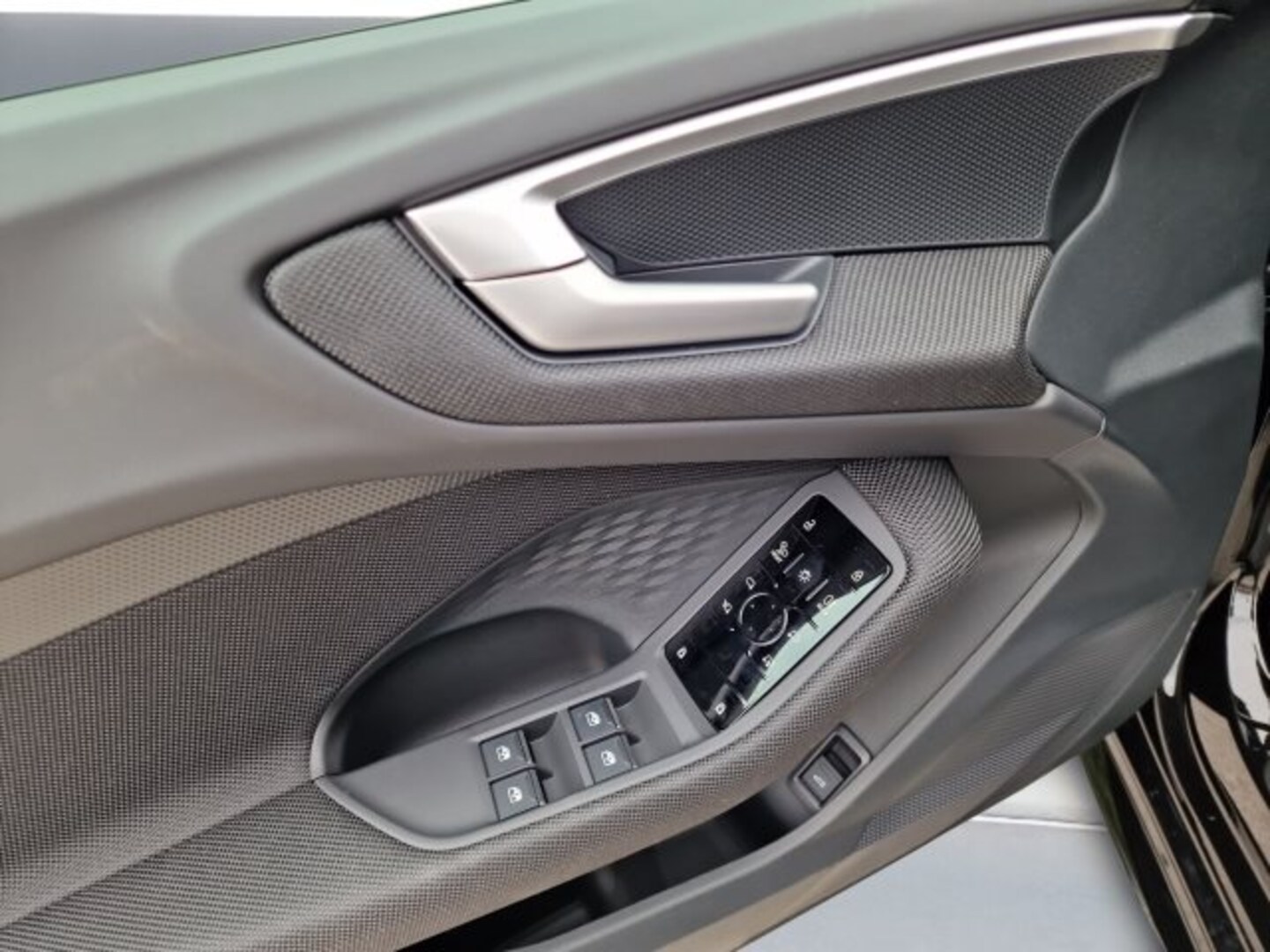 Bild über Audi A5 Avant TFSI 150 kW S tronic - für weitere Informationen kontaktieren Sie den Audi Partner