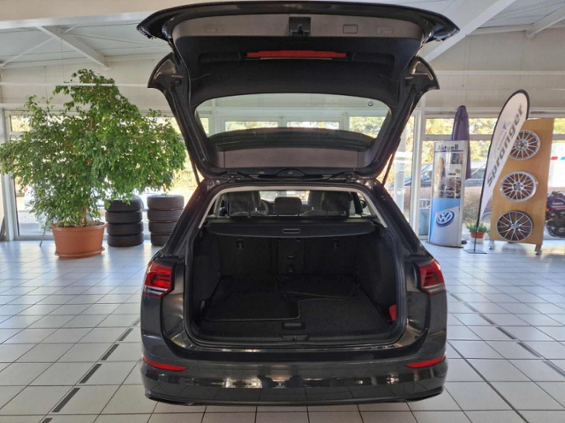Volkswagen Golf Variant Life