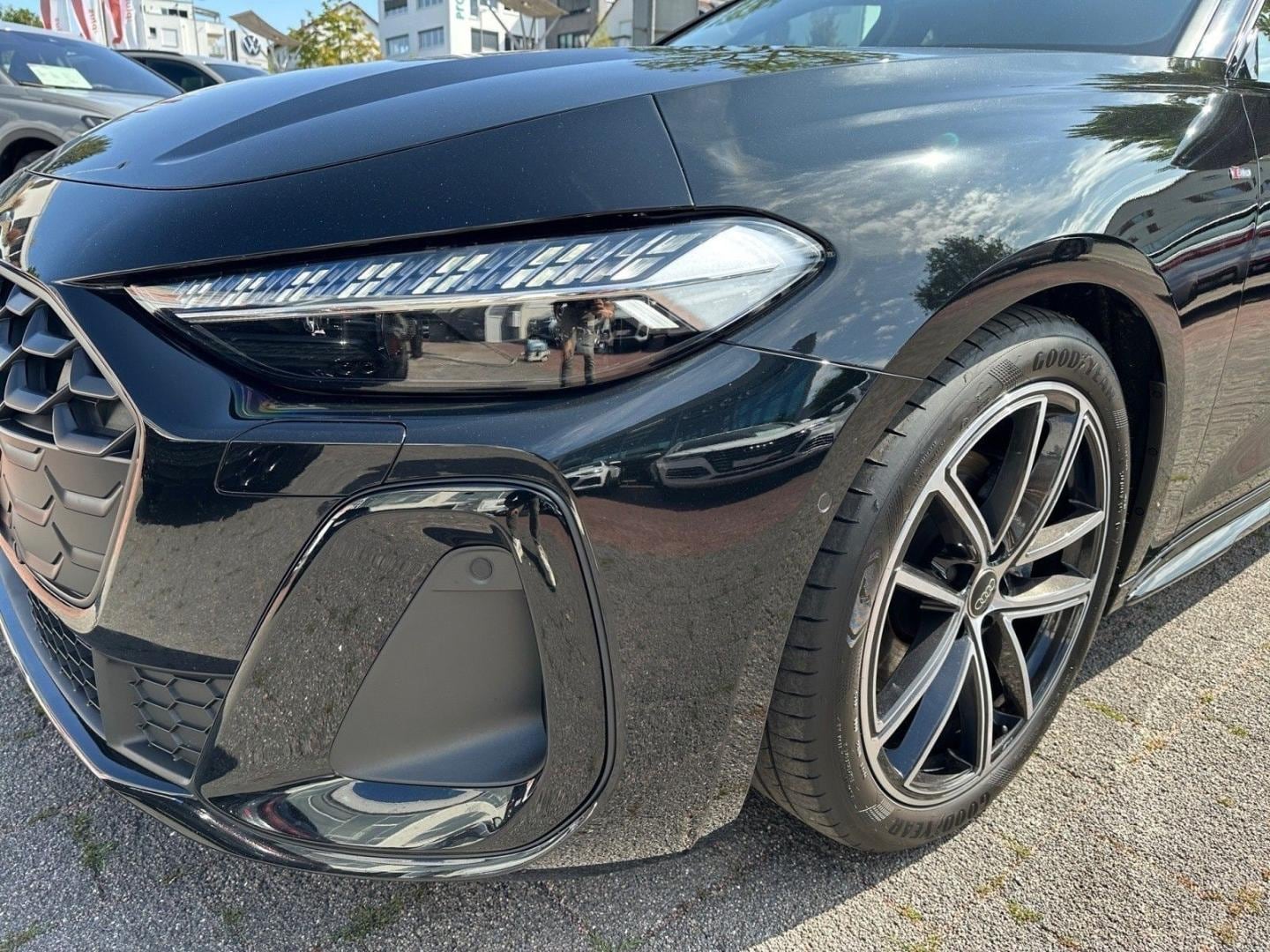Bild über Audi A5 Avant TFSI quattro S tronic - für weitere Informationen kontaktieren Sie den Audi Partner