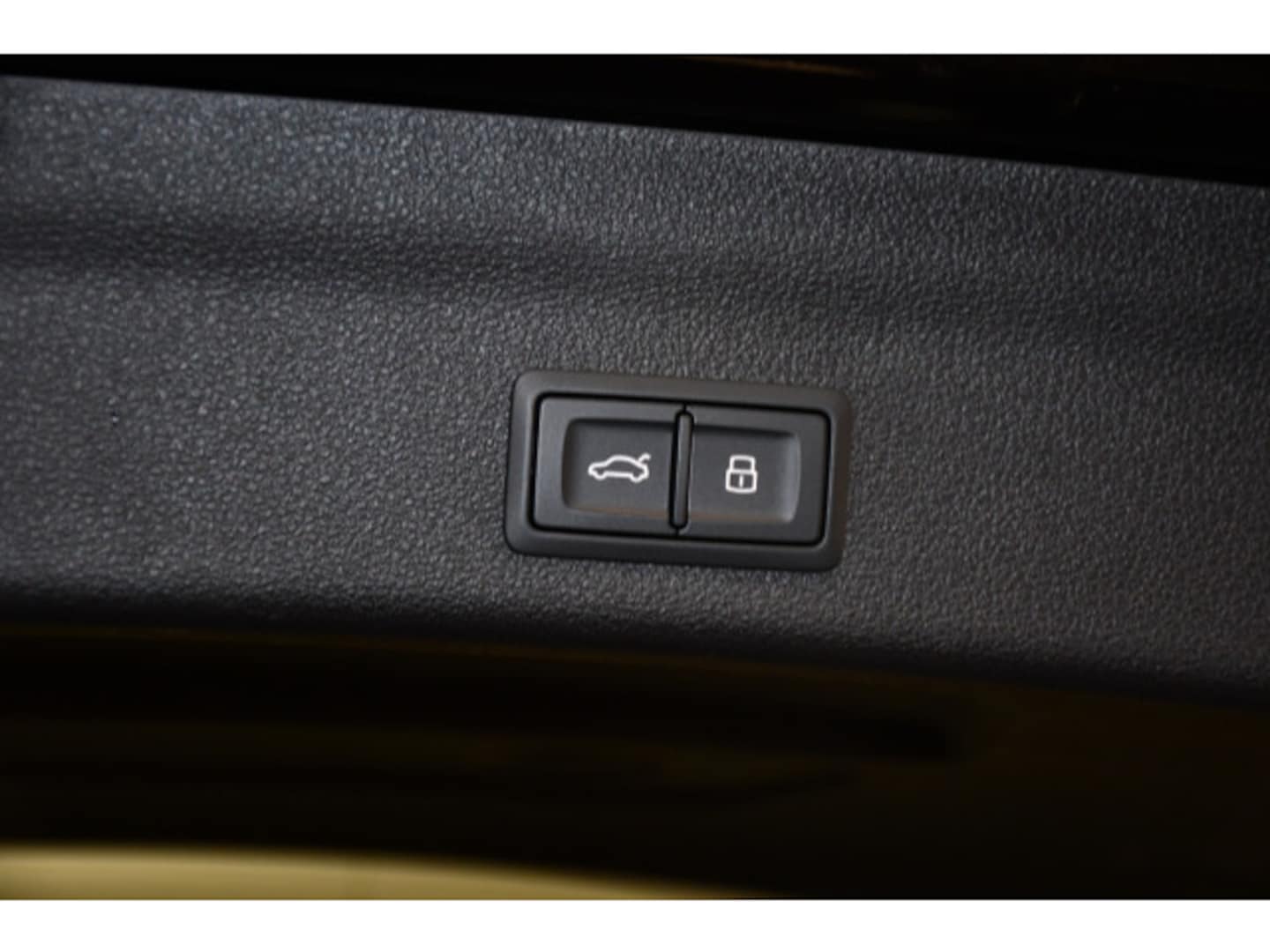 Bild über Audi S6 Avant TDI quattro tiptronic - für weitere Informationen kontaktieren Sie den Audi Partner