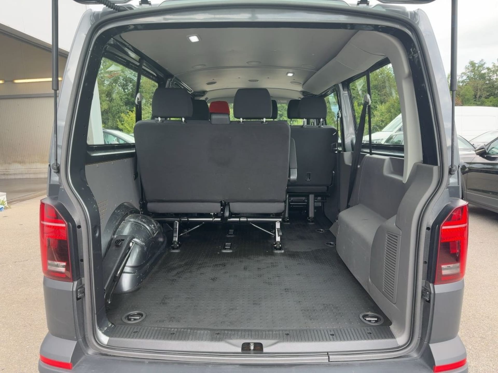 Volkswagen T6.1 Transporter Kombi langer Radstand