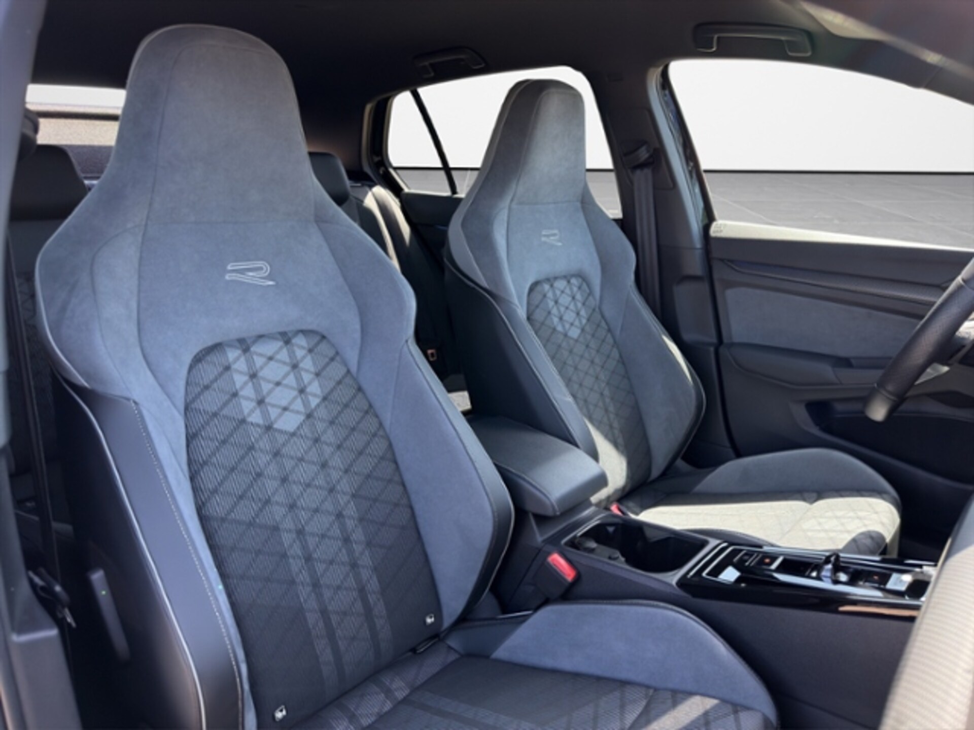 Volkswagen Golf R-Line