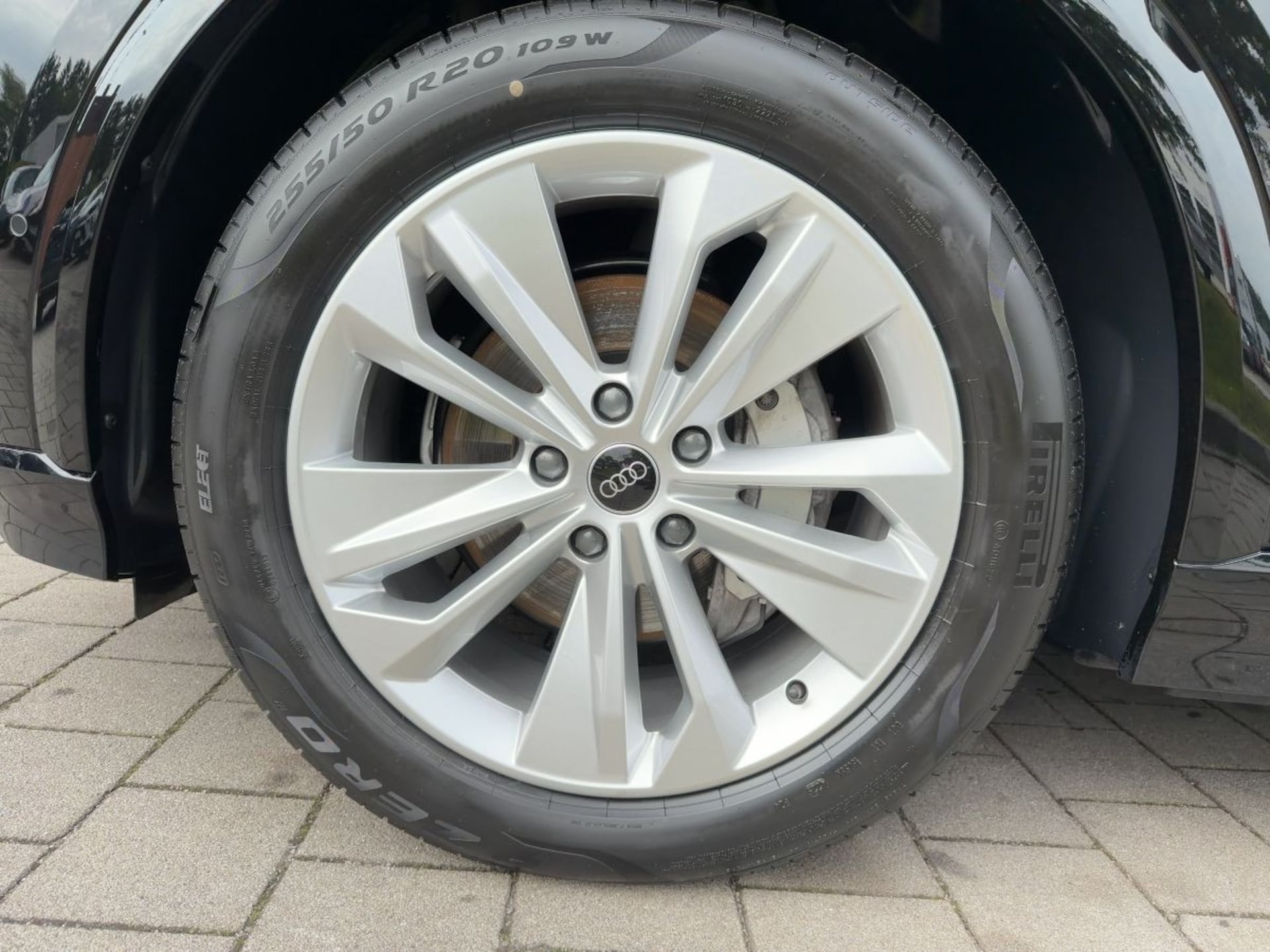 Audi Q6 SUV e-tron