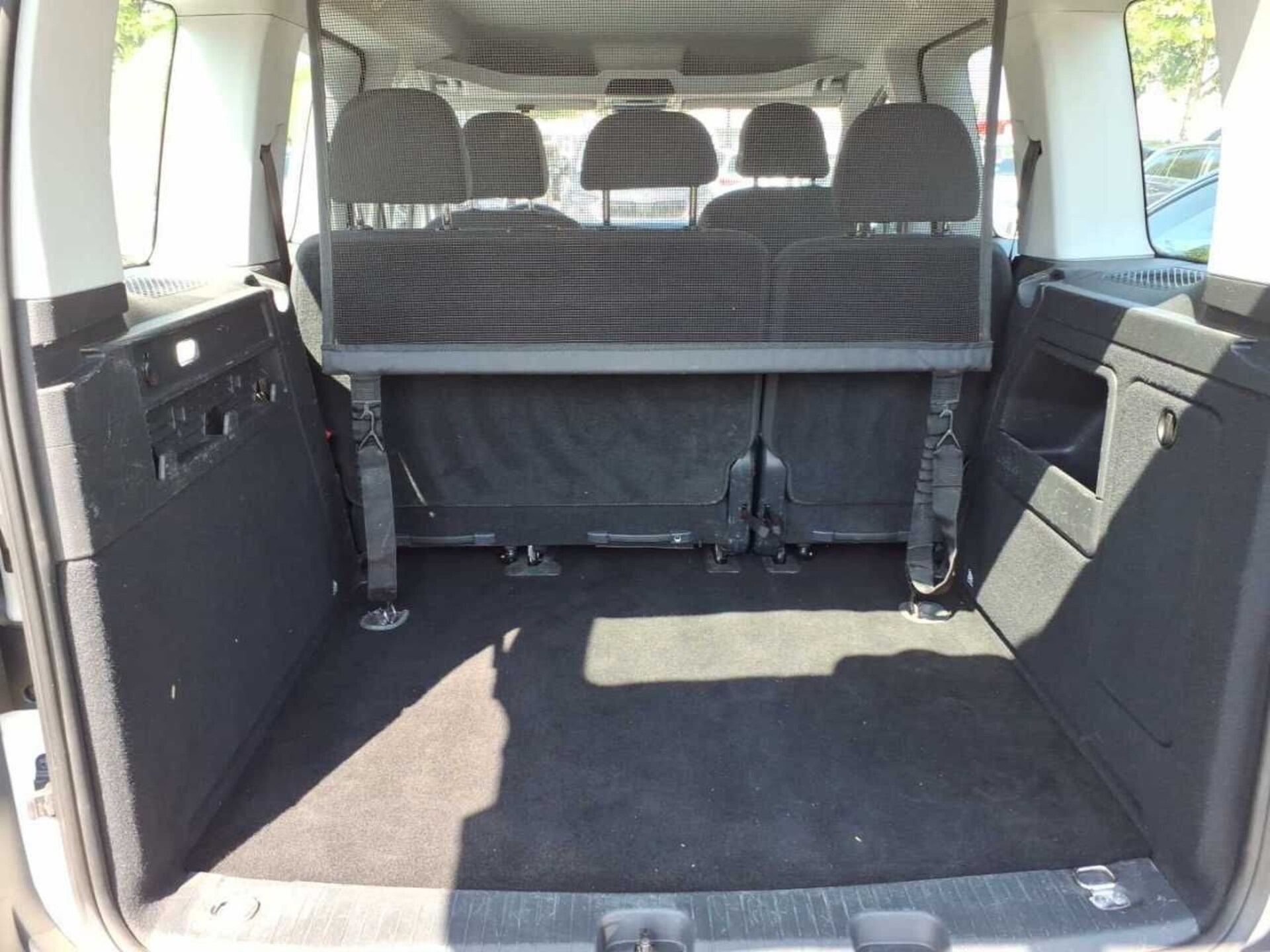 Volkswagen Caddy Kombi Basis-Modell