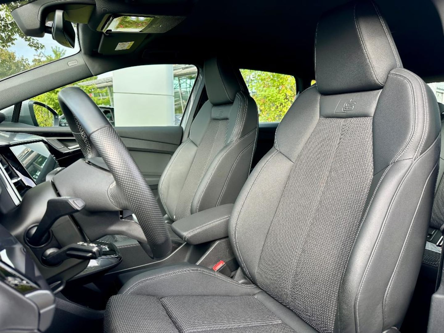 Bild über Audi Q4 e-tron 45 e-tron quattro - für weitere Informationen kontaktieren Sie den Audi Partner