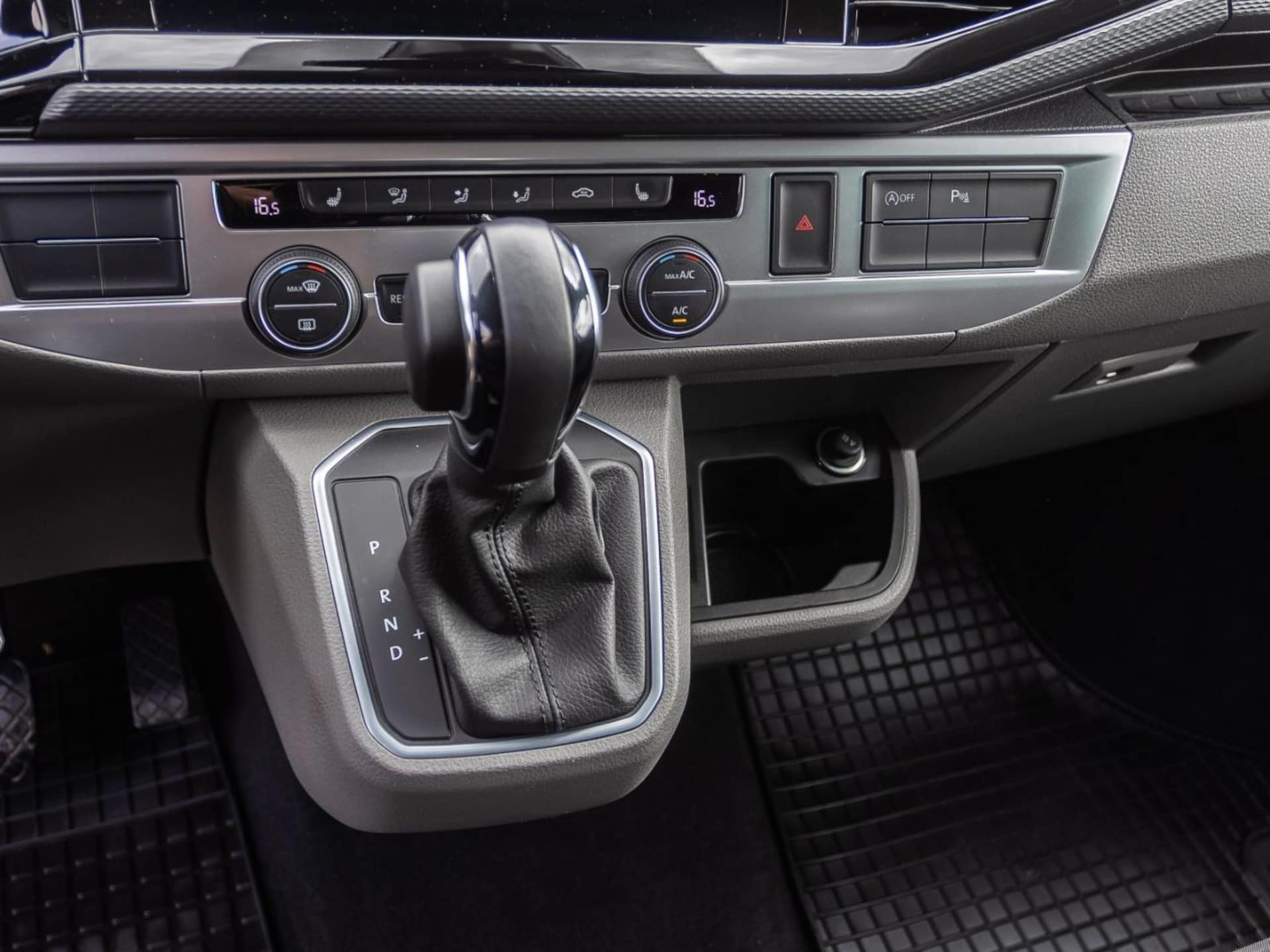 Volkswagen T6.1 Caravelle langer Radstand Comfortline