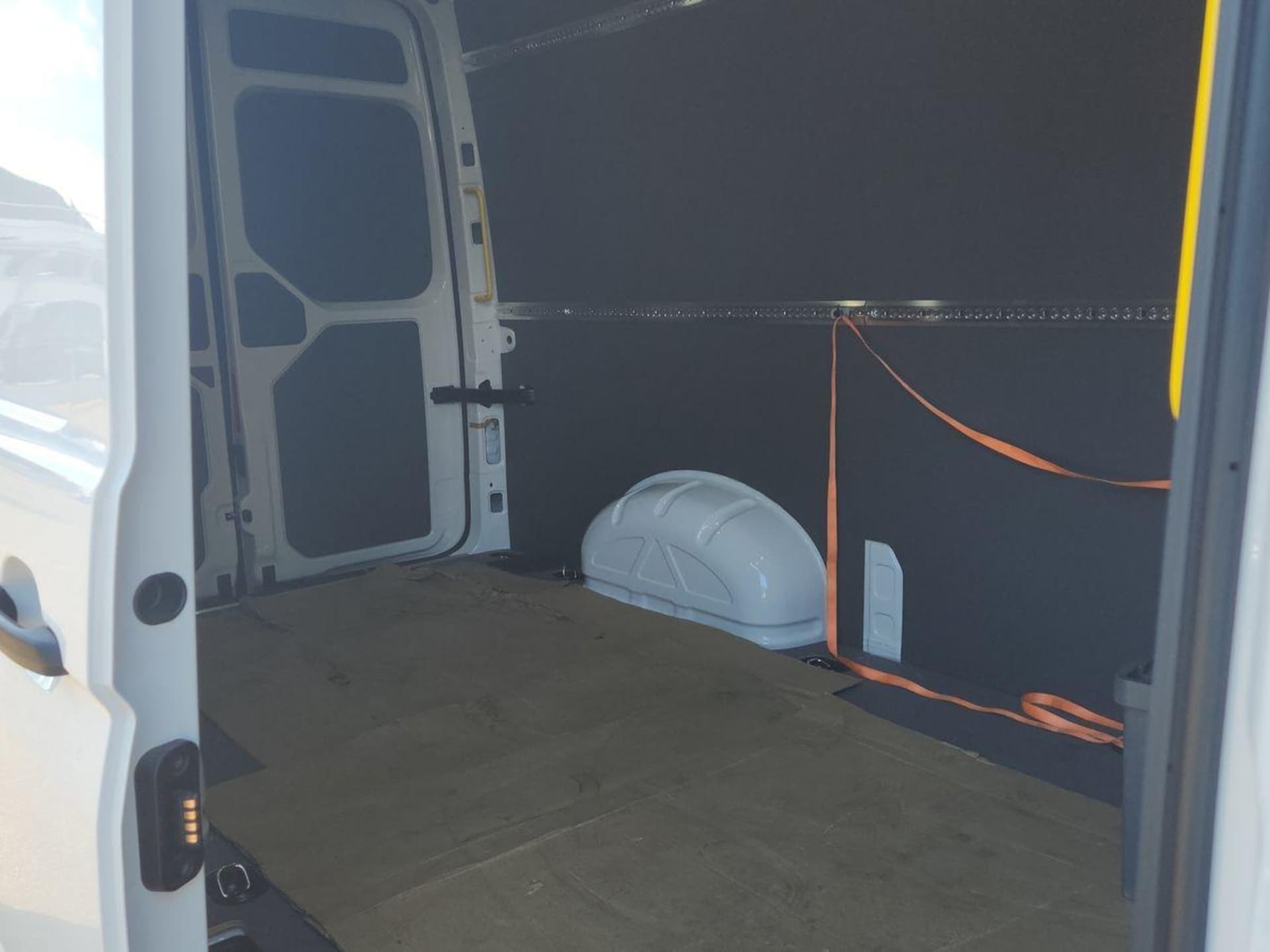 Volkswagen Crafter Kasten mittlerer Radstand