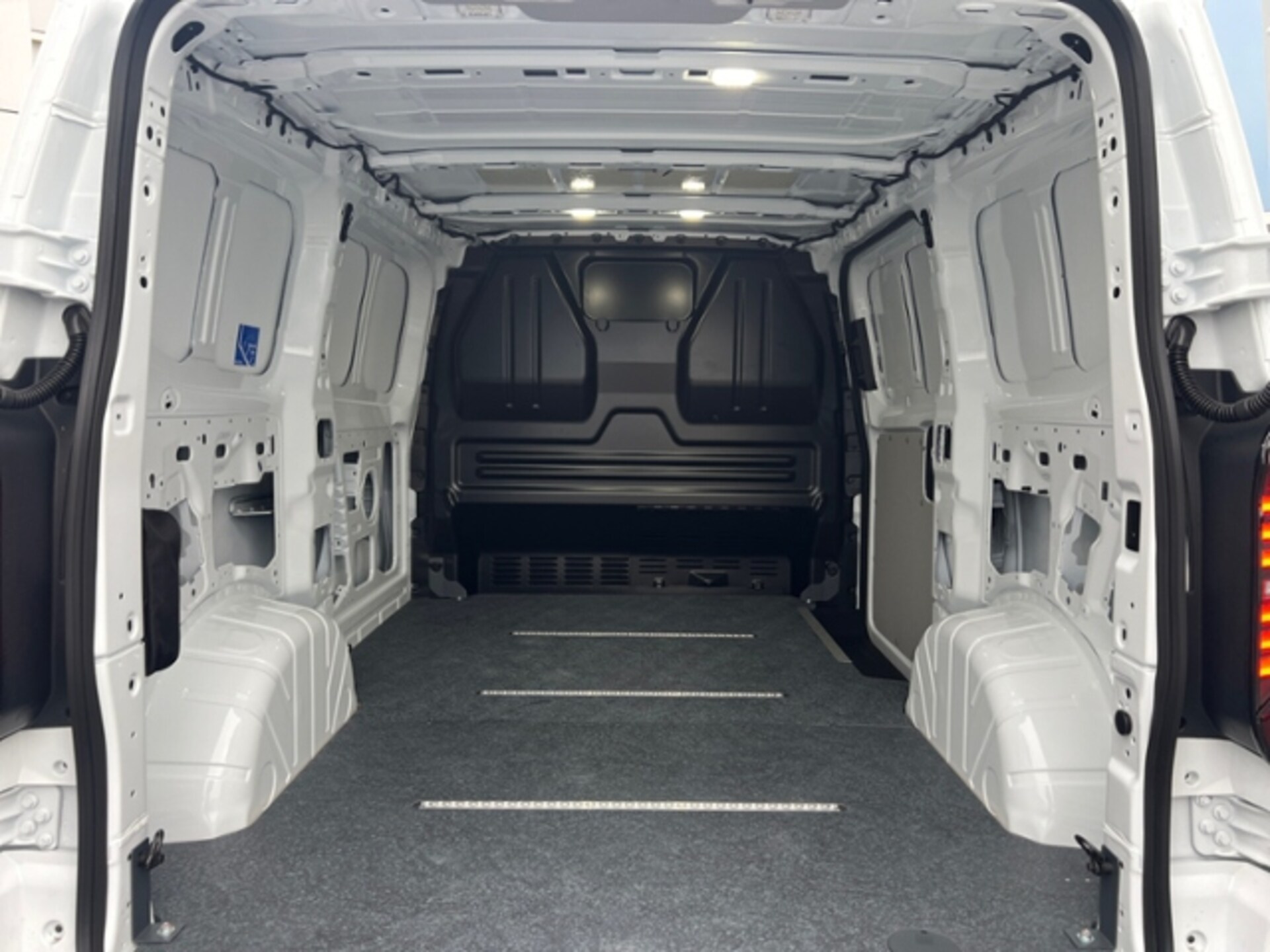 Volkswagen Transporter Kasten kurzer Radstand