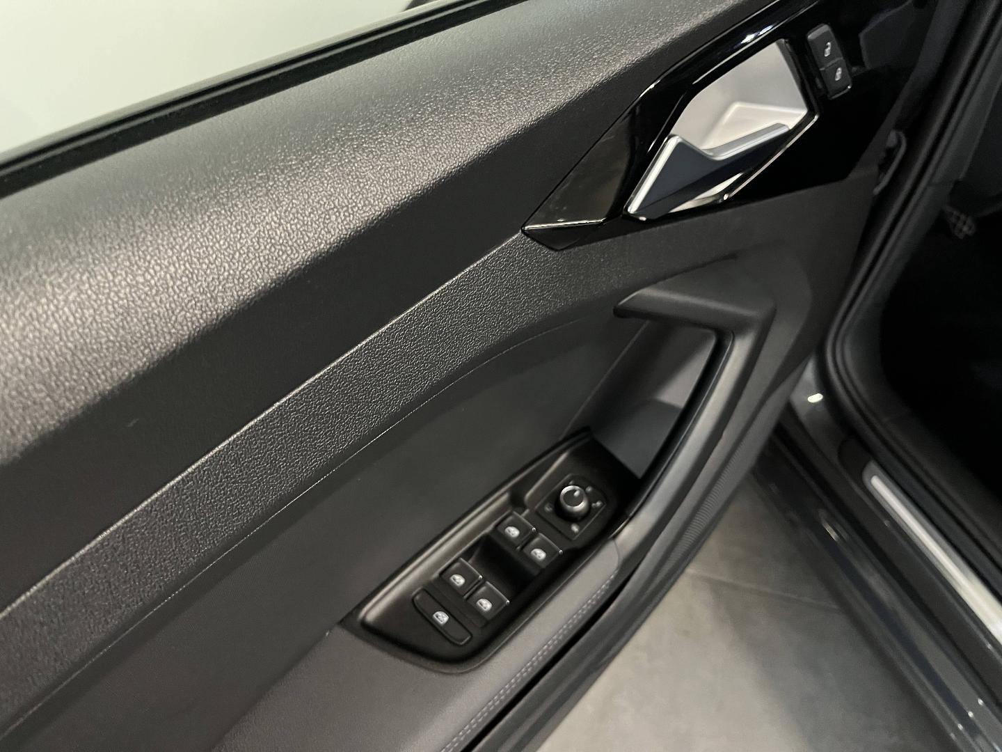 Image about Audi A1 Sportback Design 30 TFSI 85 kW (116 ch) 6 vitesses