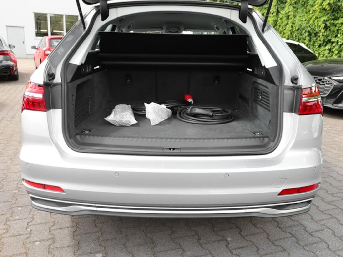Bild über Audi A6 Avant TFSI e advanced 50 TFSI e quattro S tronic - für weitere Informationen kontaktieren Sie den Audi Partner