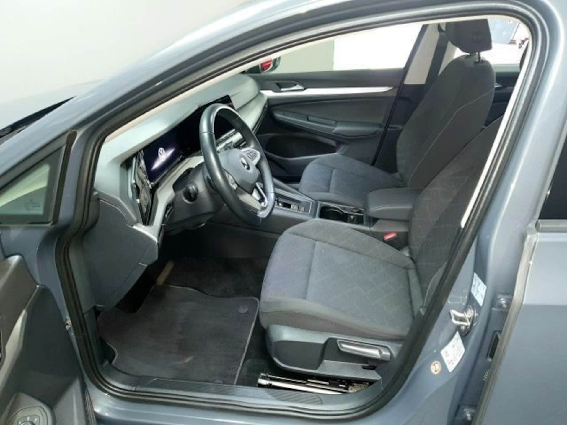 Volkswagen Golf Variant Life