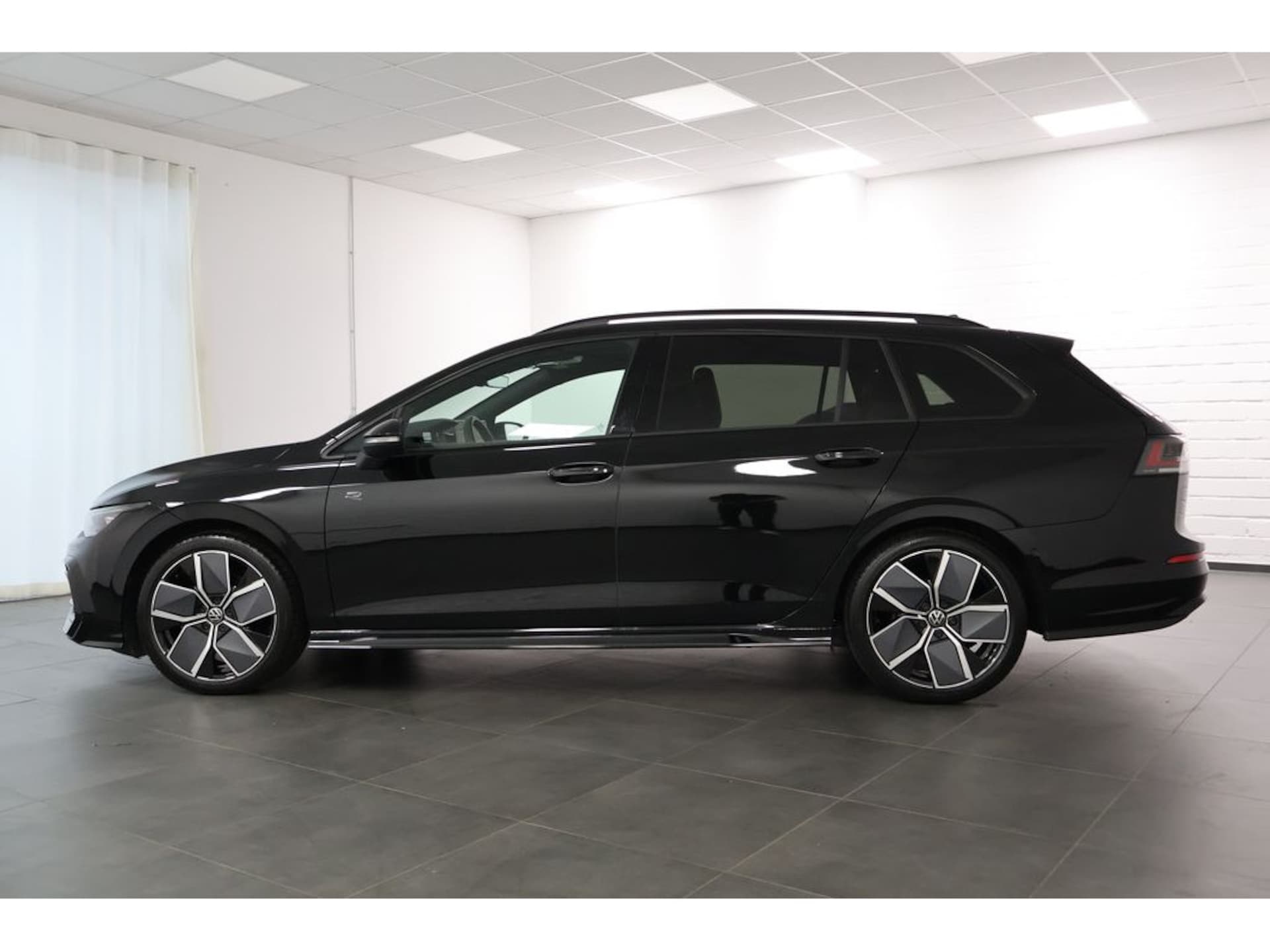 Volkswagen Golf Variant R-Line