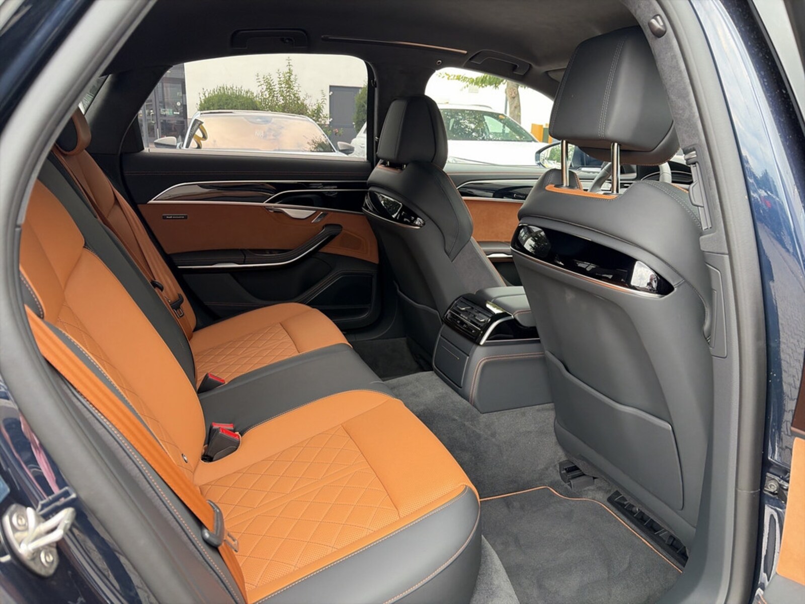 Audi A8 – Bild 17