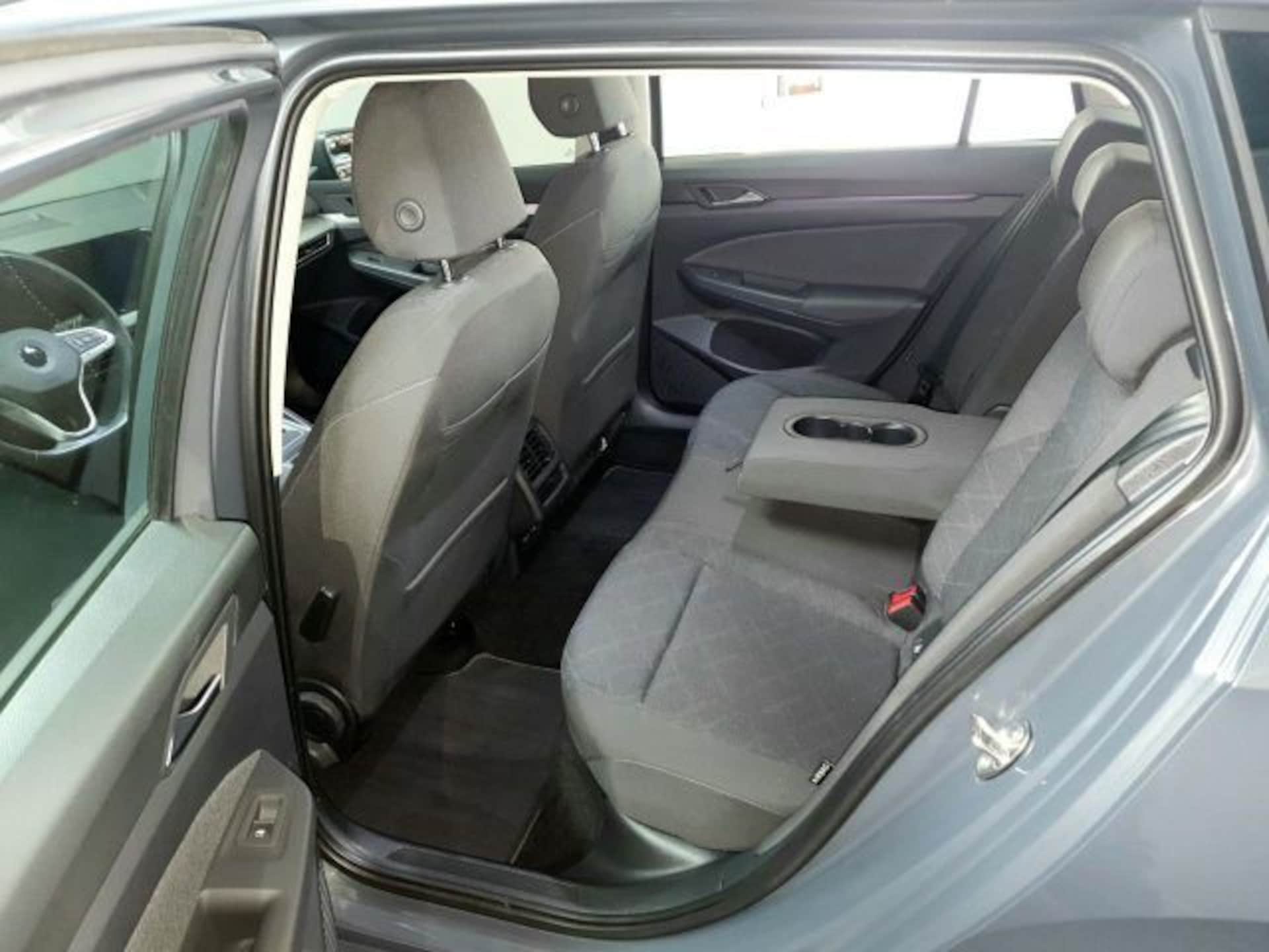 Volkswagen Golf Variant Life