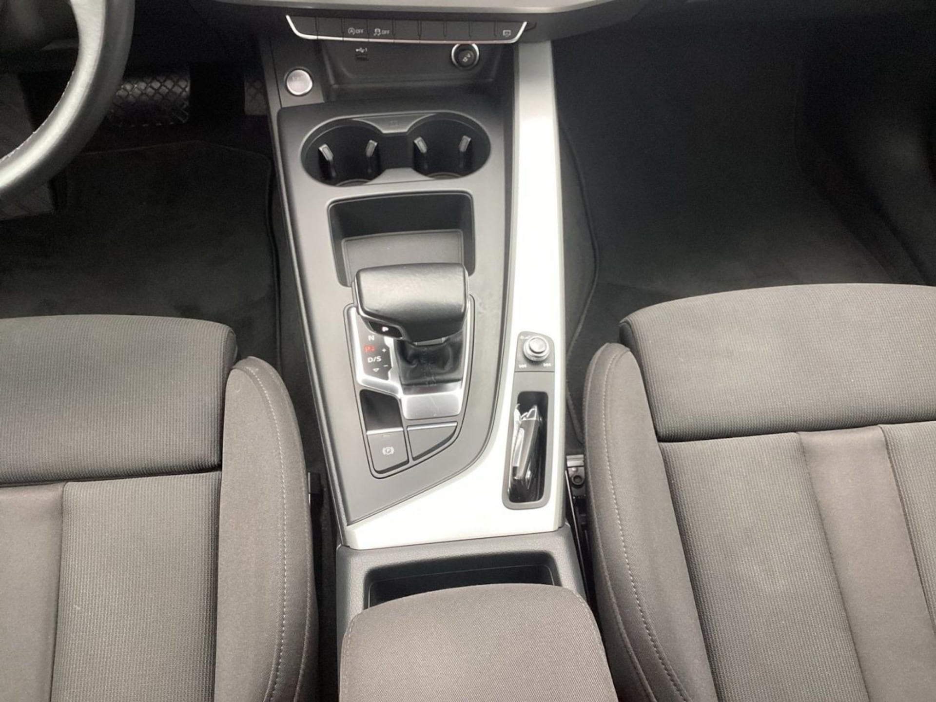 Audi A4 Avant S line