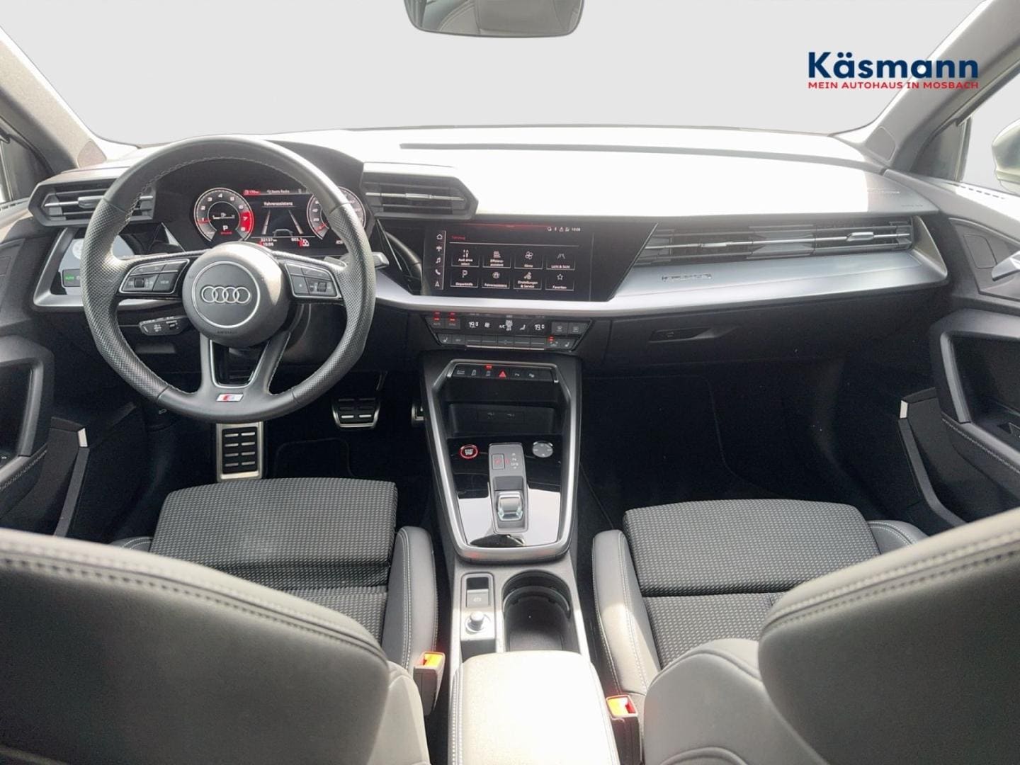 Bild über Audi S3 Limousine TFSI quattro S tronic - für weitere Informationen kontaktieren Sie den Audi Partner