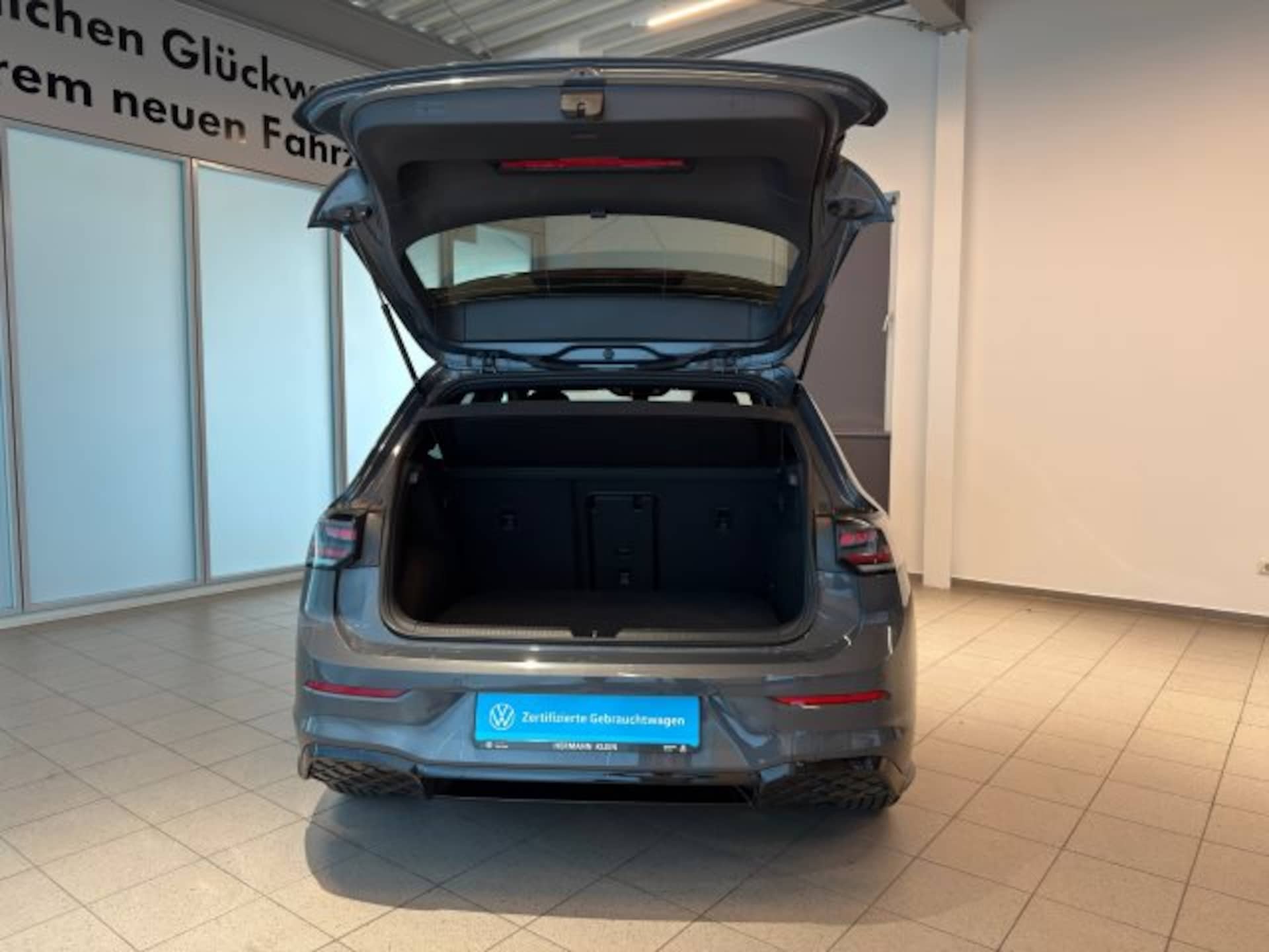 Volkswagen Golf R-Line