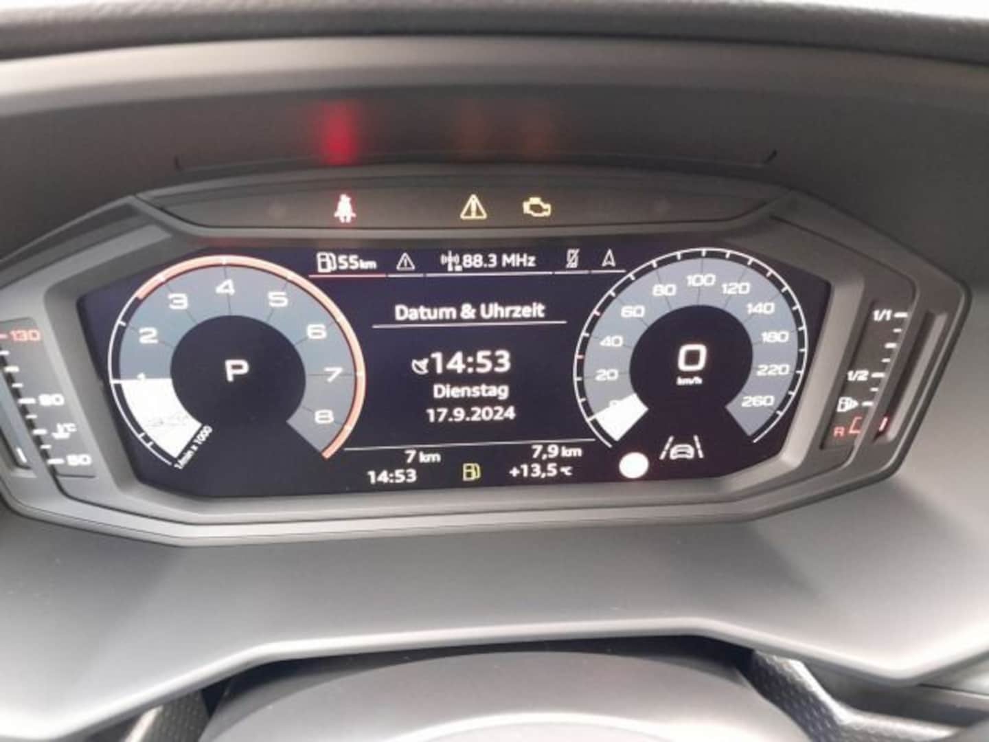 Bild über Audi A1 Sportback S line 30 TFSI S tronic - für weitere Informationen kontaktieren Sie den Audi Partner