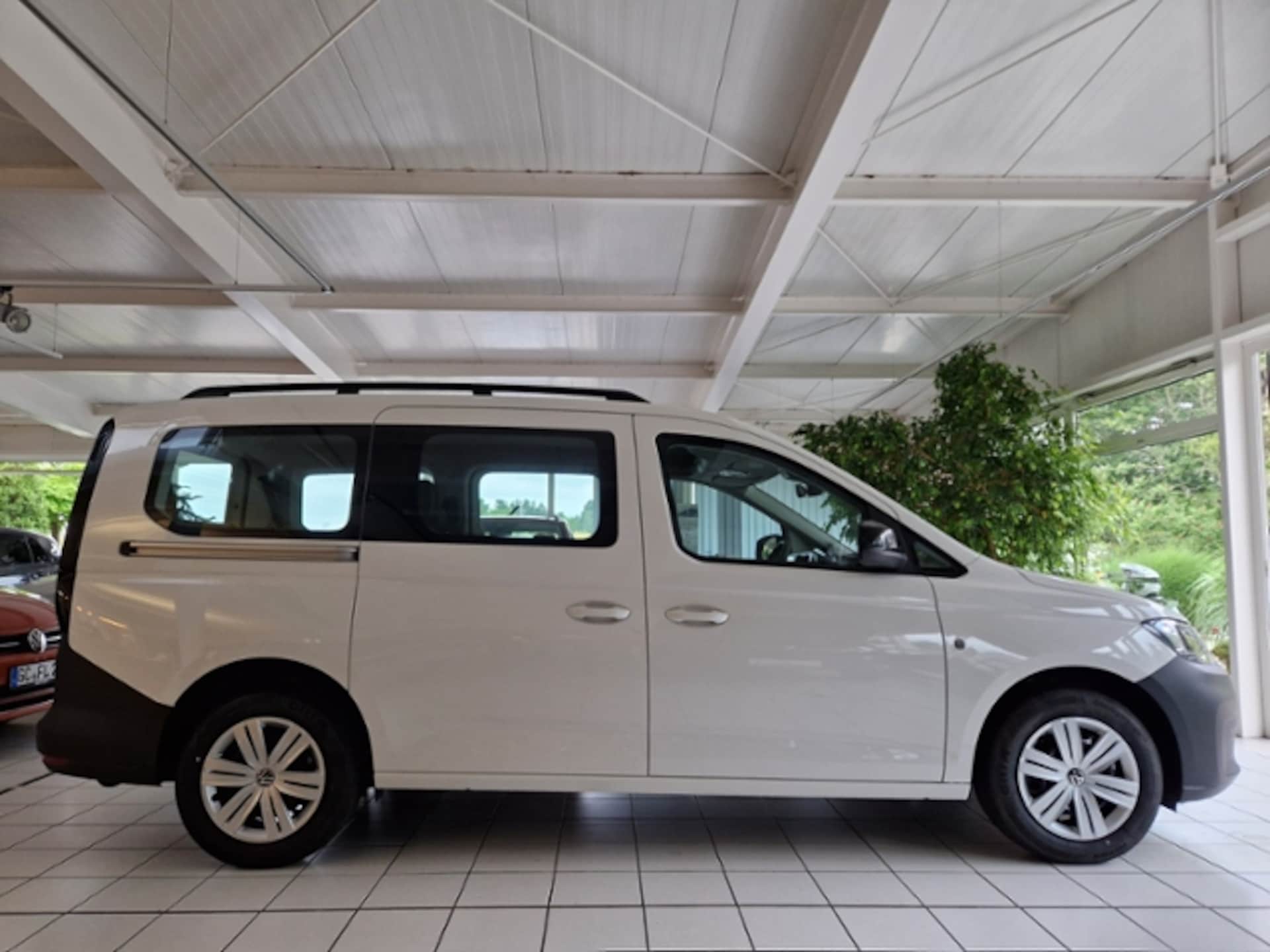 Volkswagen Caddy Maxi Basis-Modell