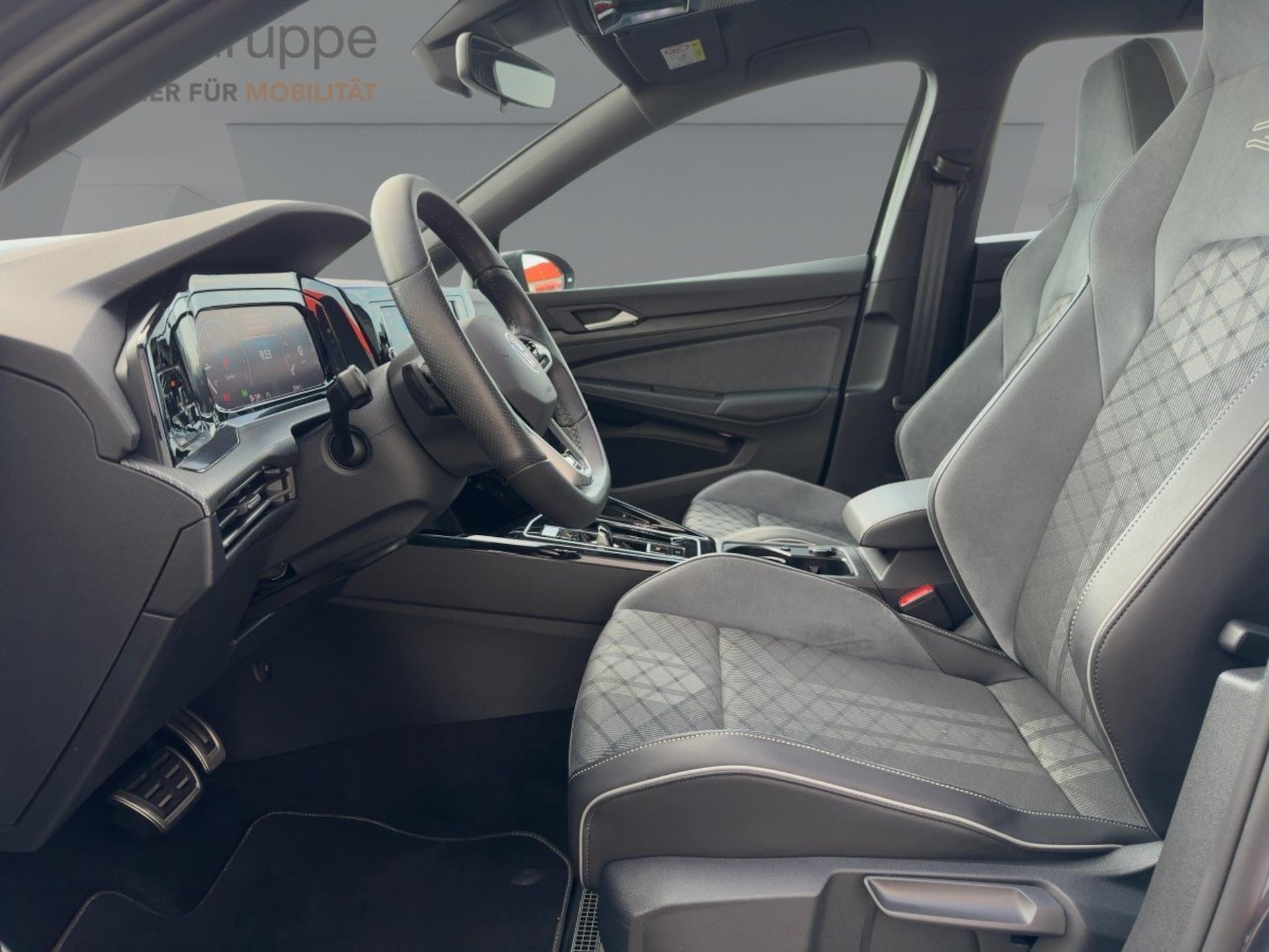 Volkswagen Golf R-Line