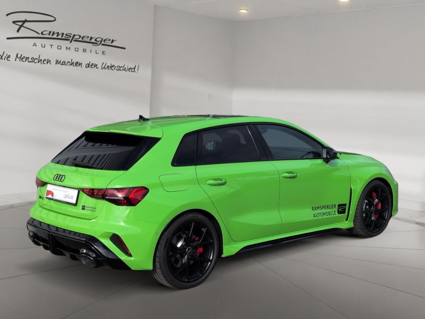 Bild über Audi RS 3 Sportback TFSI quattro S tronic - für weitere Informationen kontaktieren Sie den Audi Partner