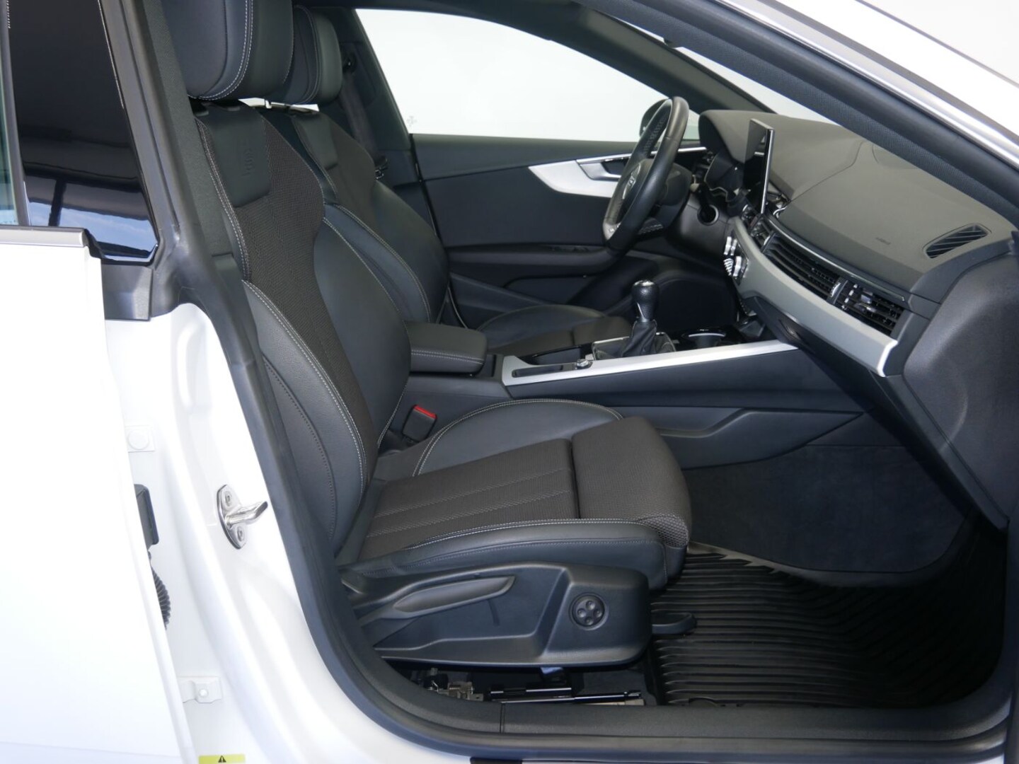 Bild über Audi A5 Sportback S line 35 TFSI Schaltgetriebe - für weitere Informationen kontaktieren Sie den Audi Partner
