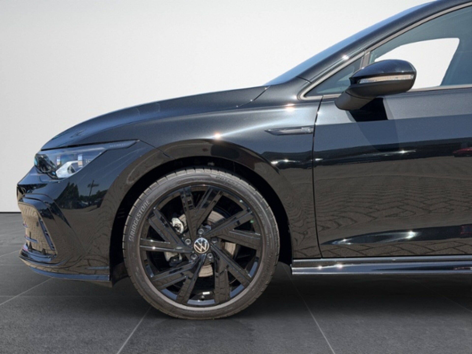 Volkswagen Golf R-Line
