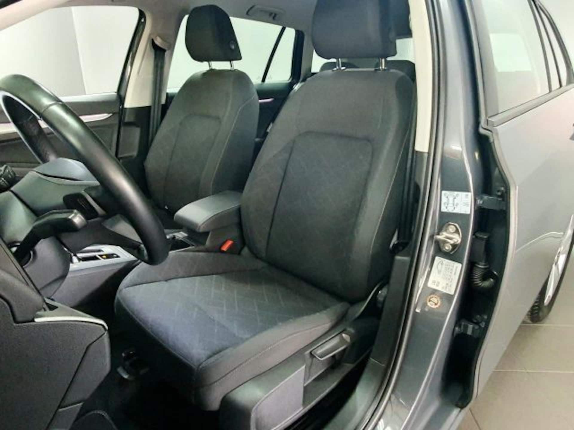 Volkswagen Golf Variant Life