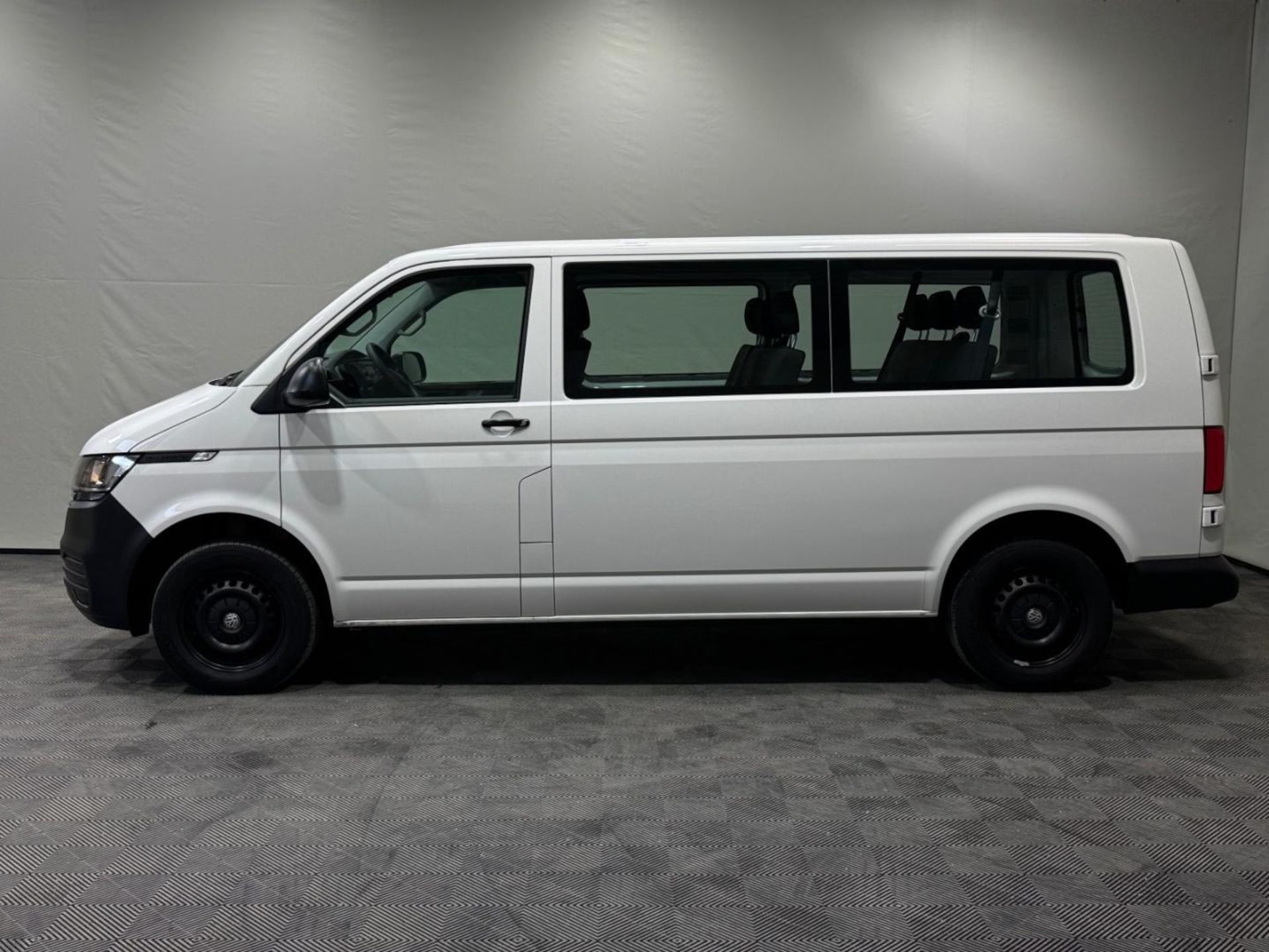 Volkswagen T6.1 Transporter Kombi langer Radstand