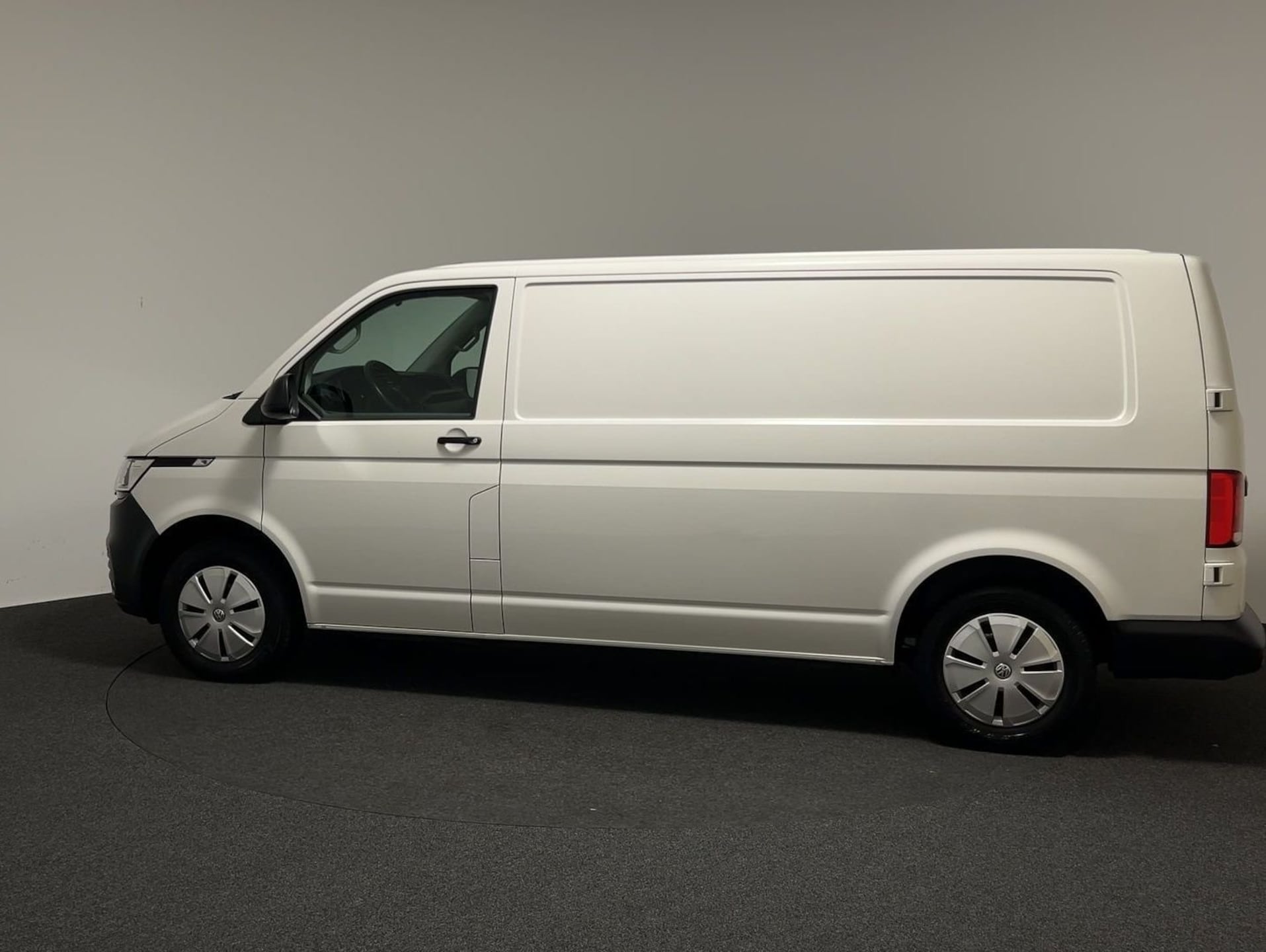 Volkswagen T6.1 Transporter Kasten langer Radstand