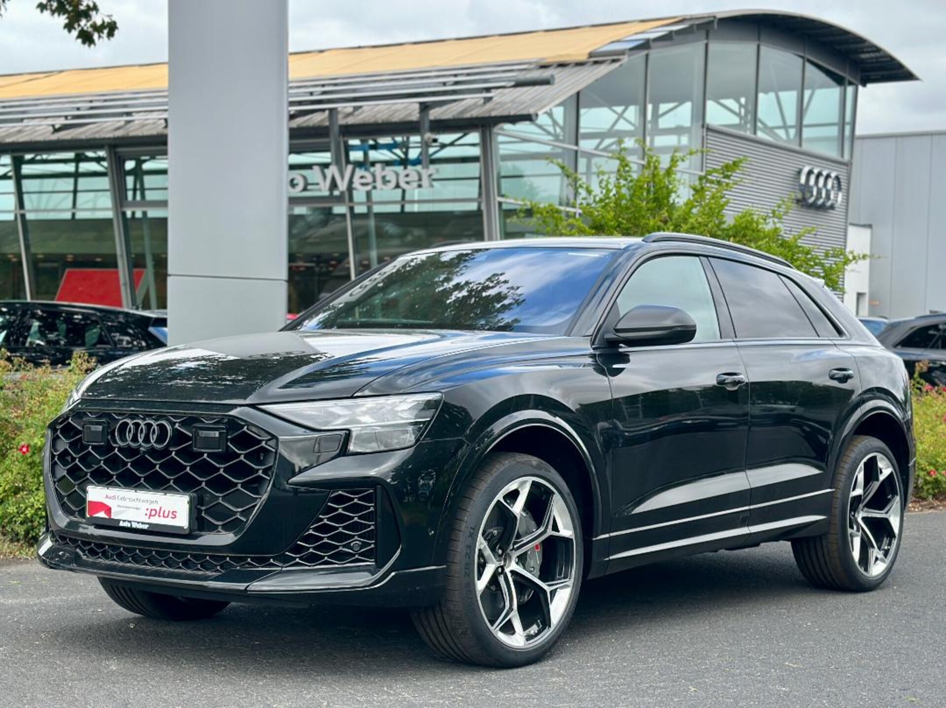 Audi RS Q8 SUV performance