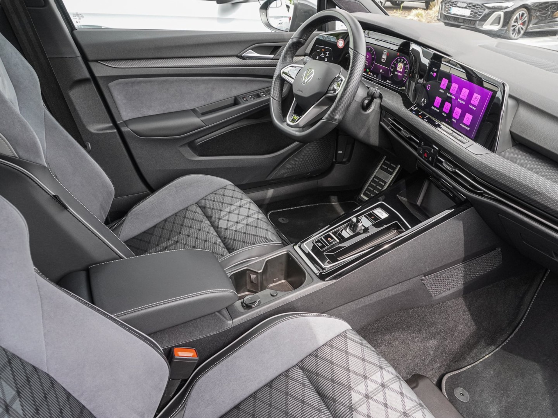 Volkswagen Golf R-Line