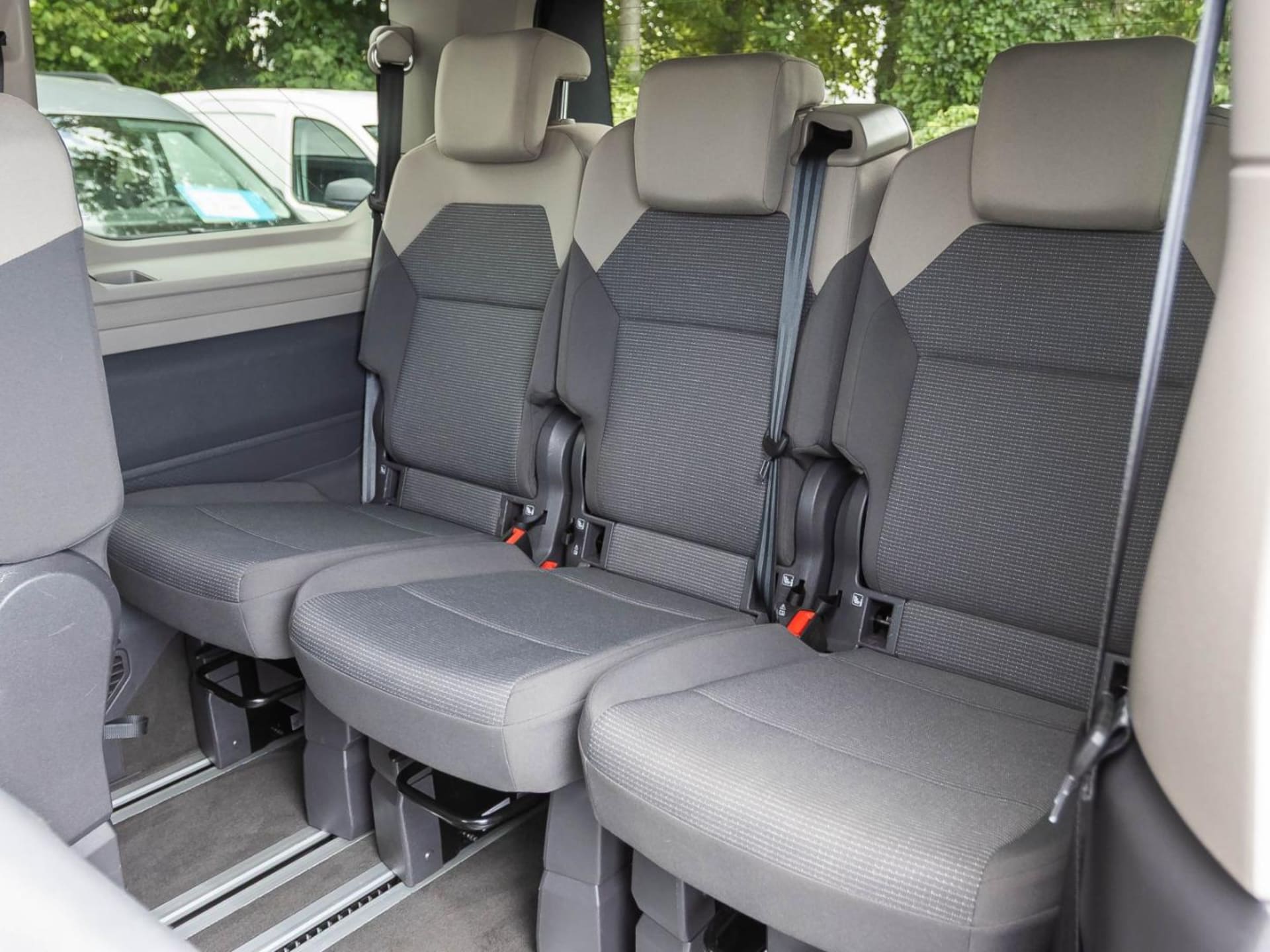 Volkswagen Multivan Basis-Modell